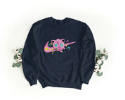 Felpa Ricamata Unisex a Girocollo – Morbida e Confortevole – Design Swoosh + Jigglypuff-Biiply