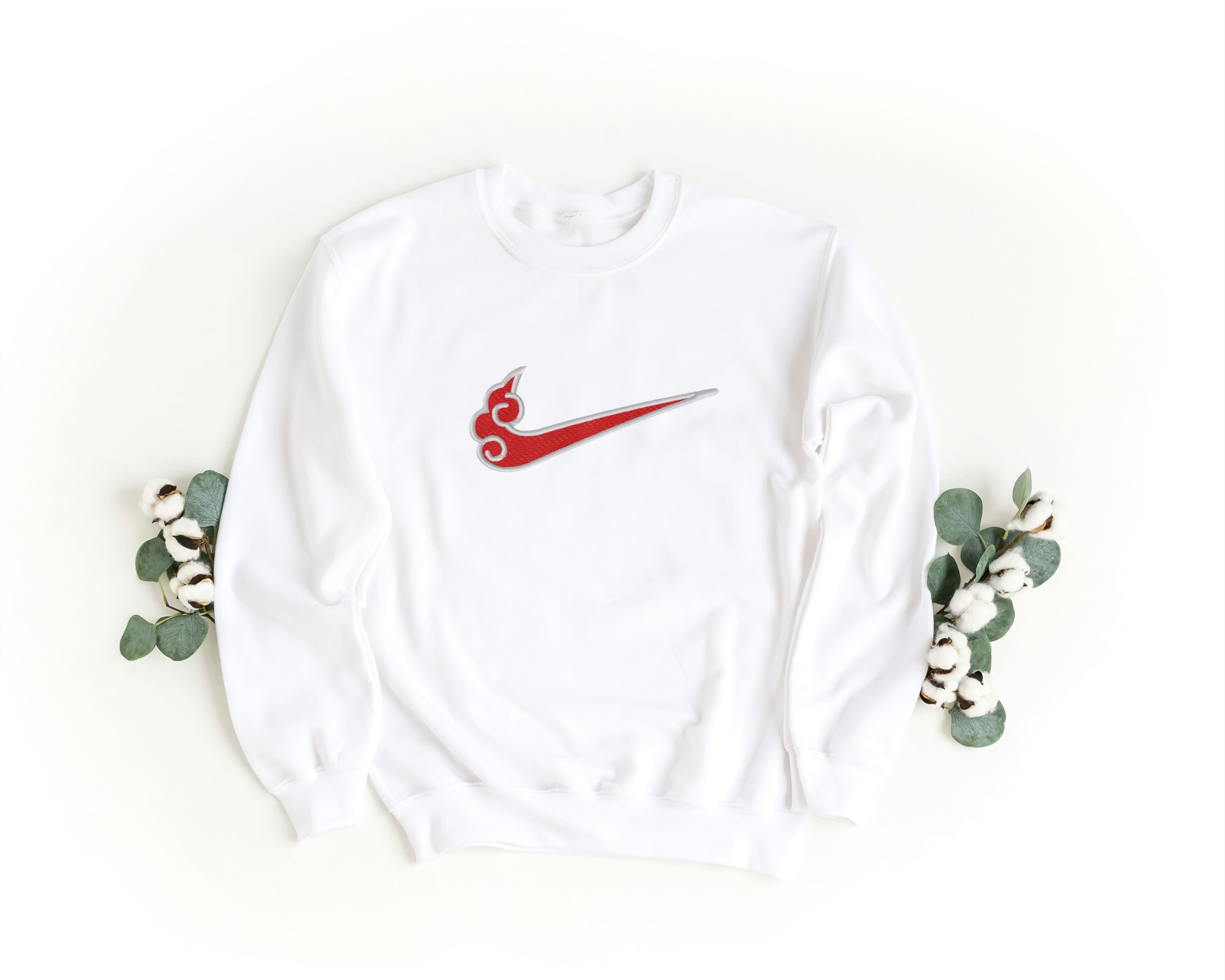 Felpa Ricamata Unisex a Girocollo – Morbida e Confortevole – Design Swoosh Naruto Akatsuki-Biiply
