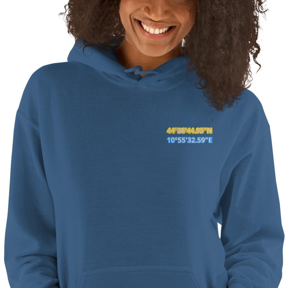 Felpa Ricamata Unisex con Cappuccio – Morbida – Design Coordinate di Modena-Biiply