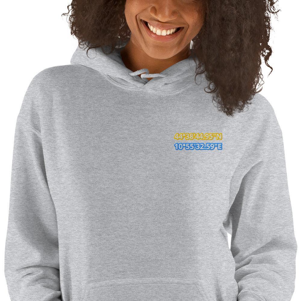 Felpa Ricamata Unisex con Cappuccio – Morbida – Design Coordinate di Modena-Biiply