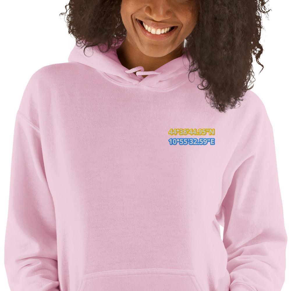 Felpa Ricamata Unisex con Cappuccio – Morbida – Design Coordinate di Modena-Biiply