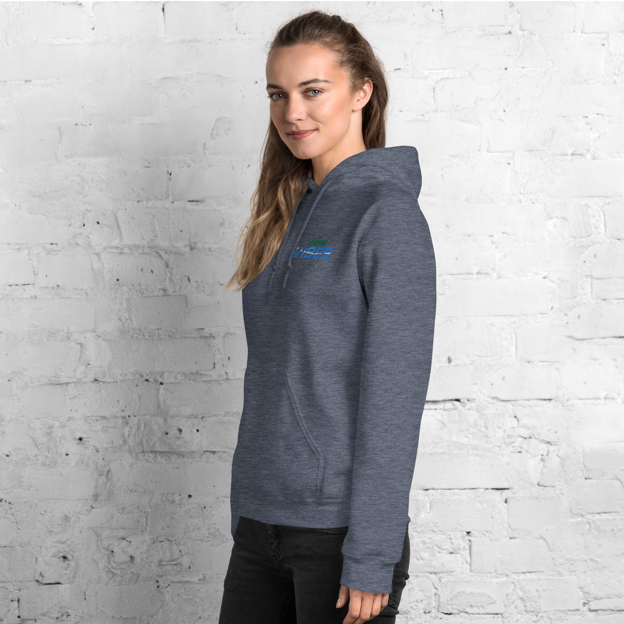 Felpa Ricamata Unisex con Cappuccio – Morbida – Design Good Vibes-Biiply