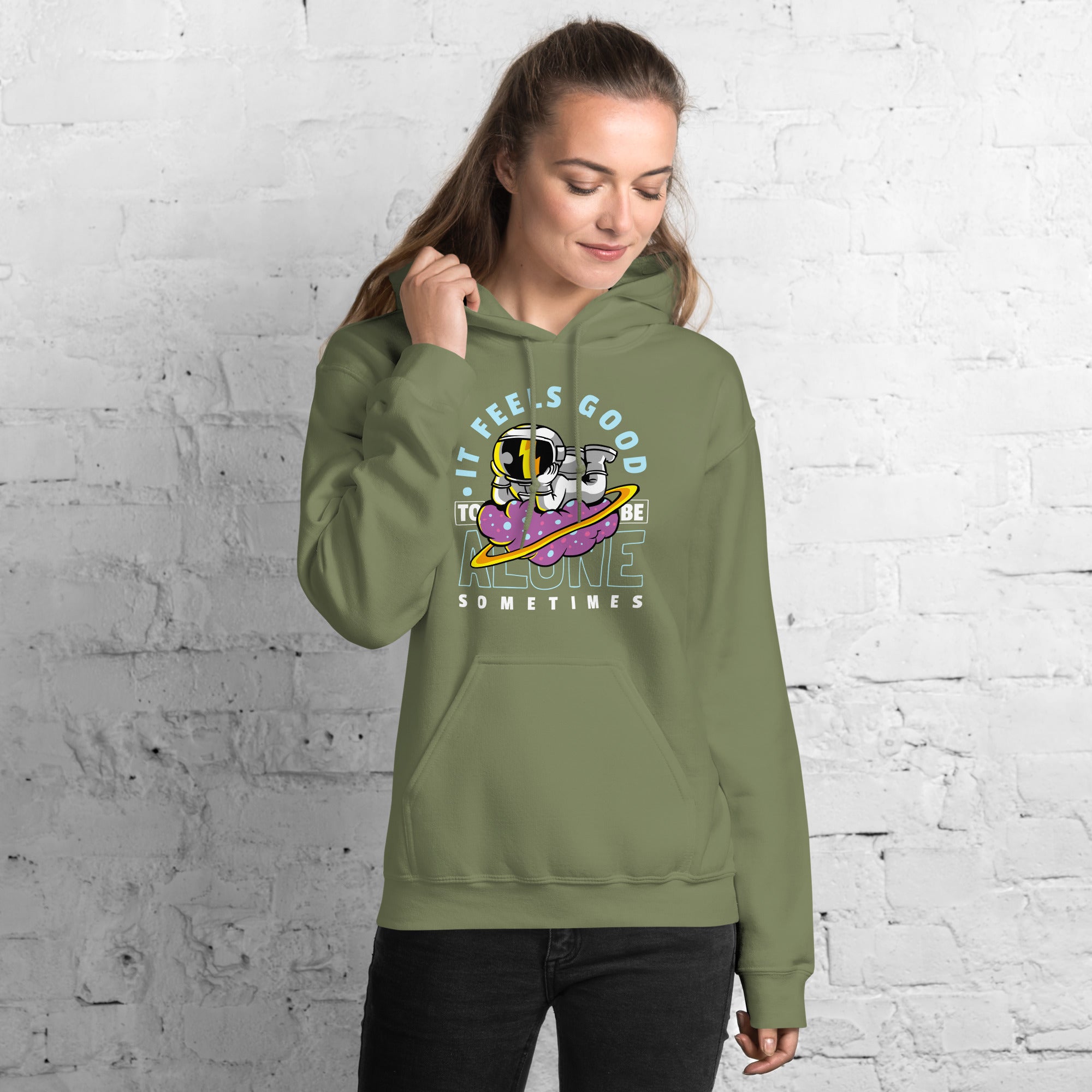Felpa Stampata Unisex con Cappuccio – Morbida – Design It Feels Good To Be Alone-Biiply