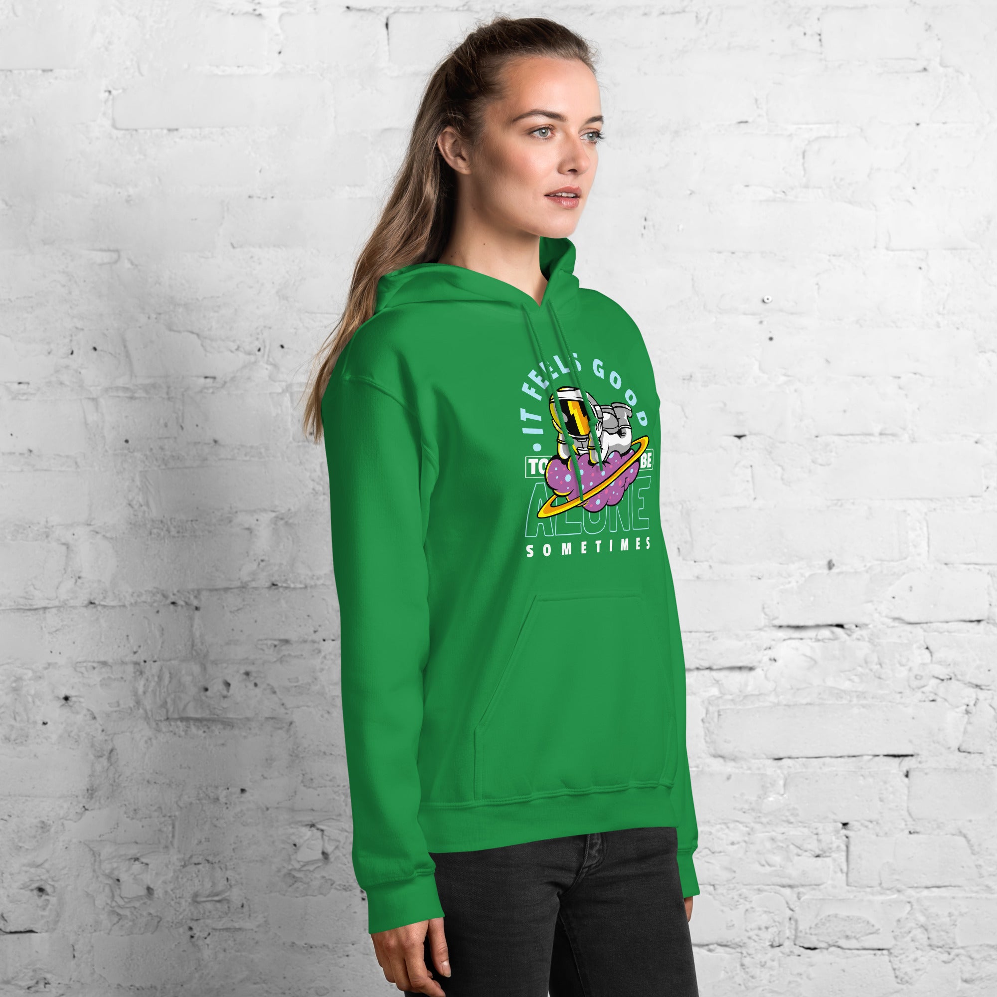 Felpa Stampata Unisex con Cappuccio – Morbida – Design It Feels Good To Be Alone-Biiply