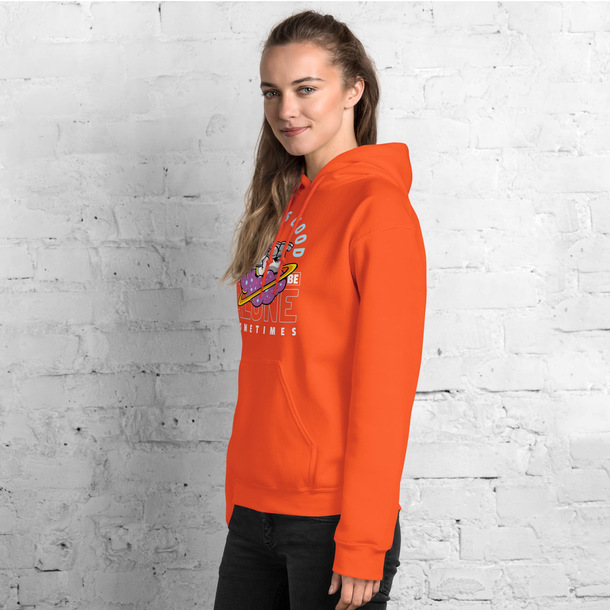 Felpa Stampata Unisex con Cappuccio – Morbida – Design It Feels Good To Be Alone-Biiply