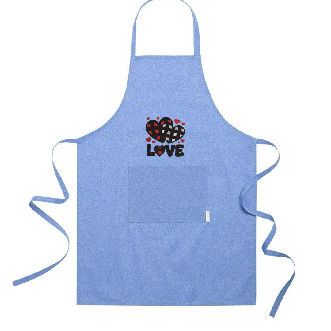Grembiule in Cotone Riciclato – Sostenibile e Pratico – Cucina e Lavoro – Design Ricamato Scritta Love con Cuori a scacchi-Biiply