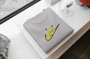 T-Shirt Unisex Ricamata 100% Cotone – Confortevole – Design Swoosh Pikachu
