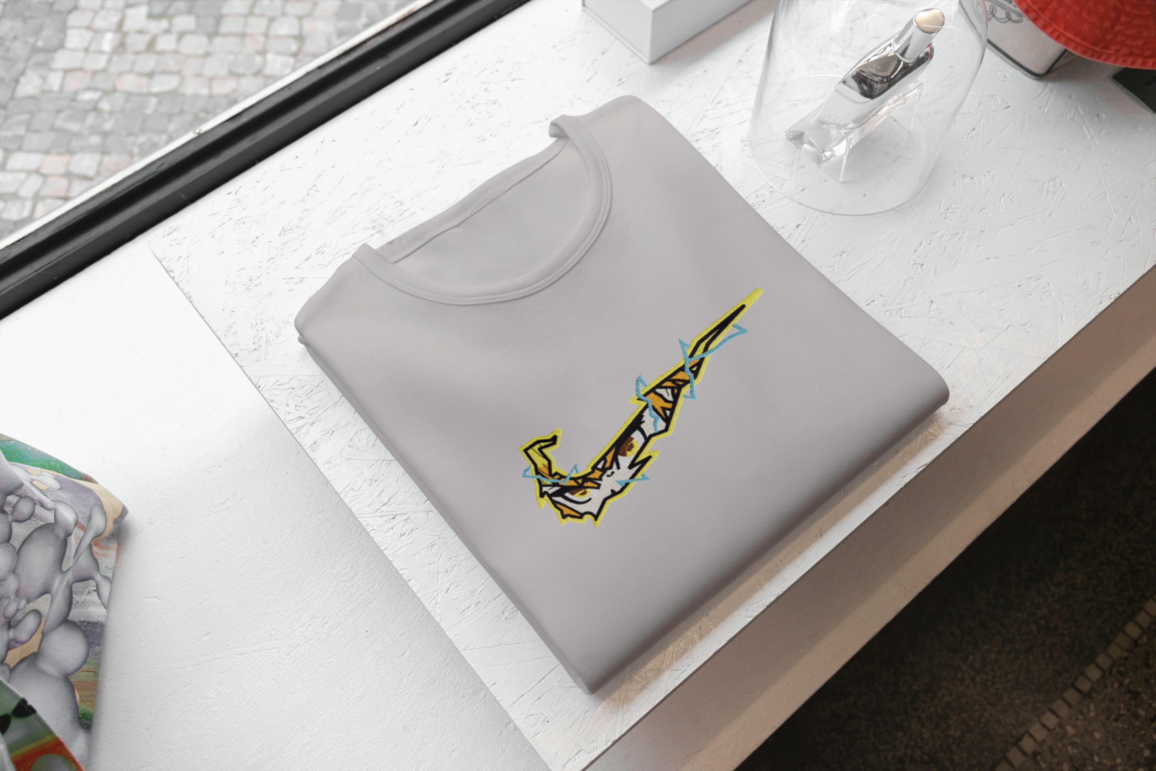 T-Shirt Unisex Ricamata 100% Cotone – Confortevole – Design Swoosh Zenitzu