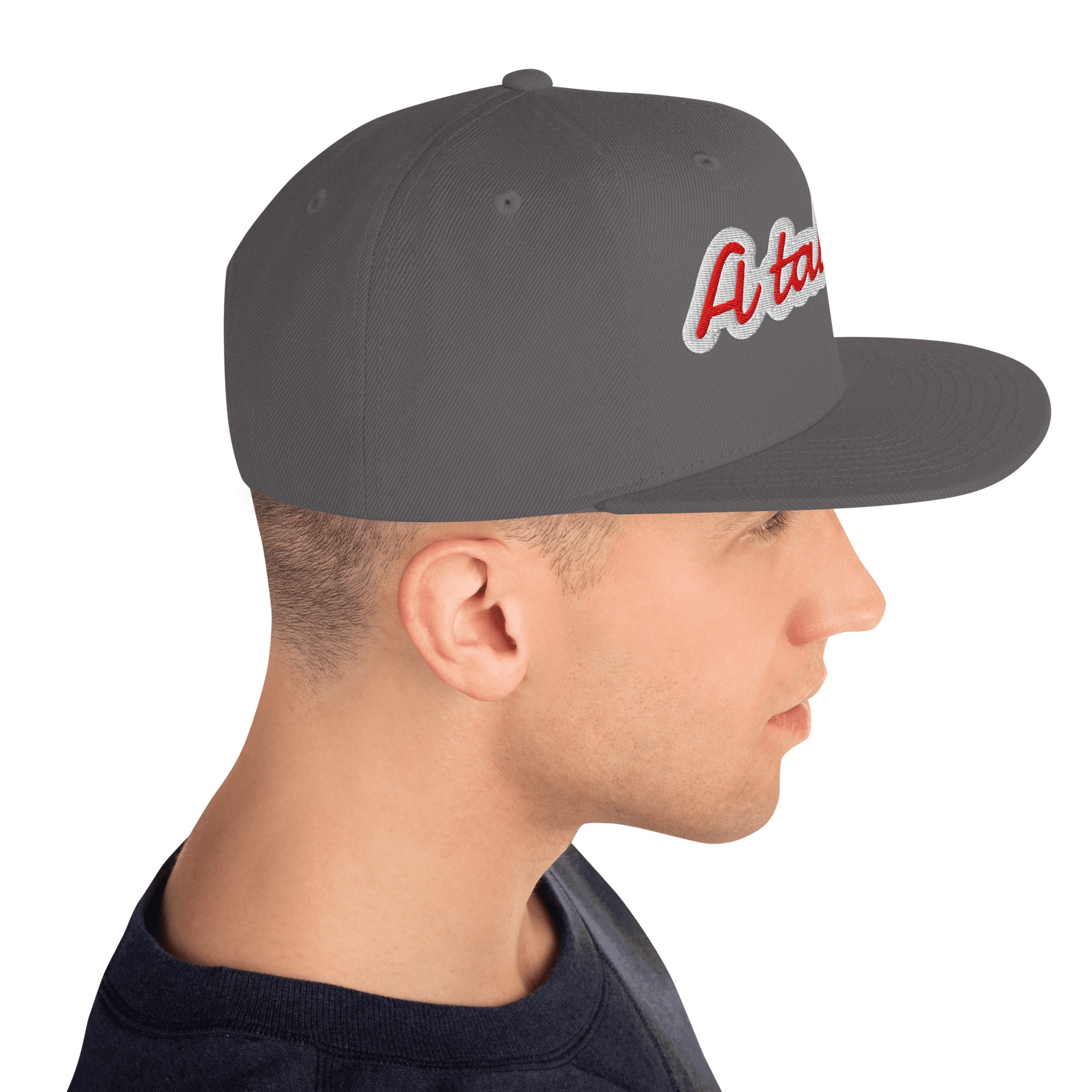 Foto di - Cappellino Ricamato unisex - Snapback regolabile in tela rigida - A Tal Dèg-Ricamati-Biiply