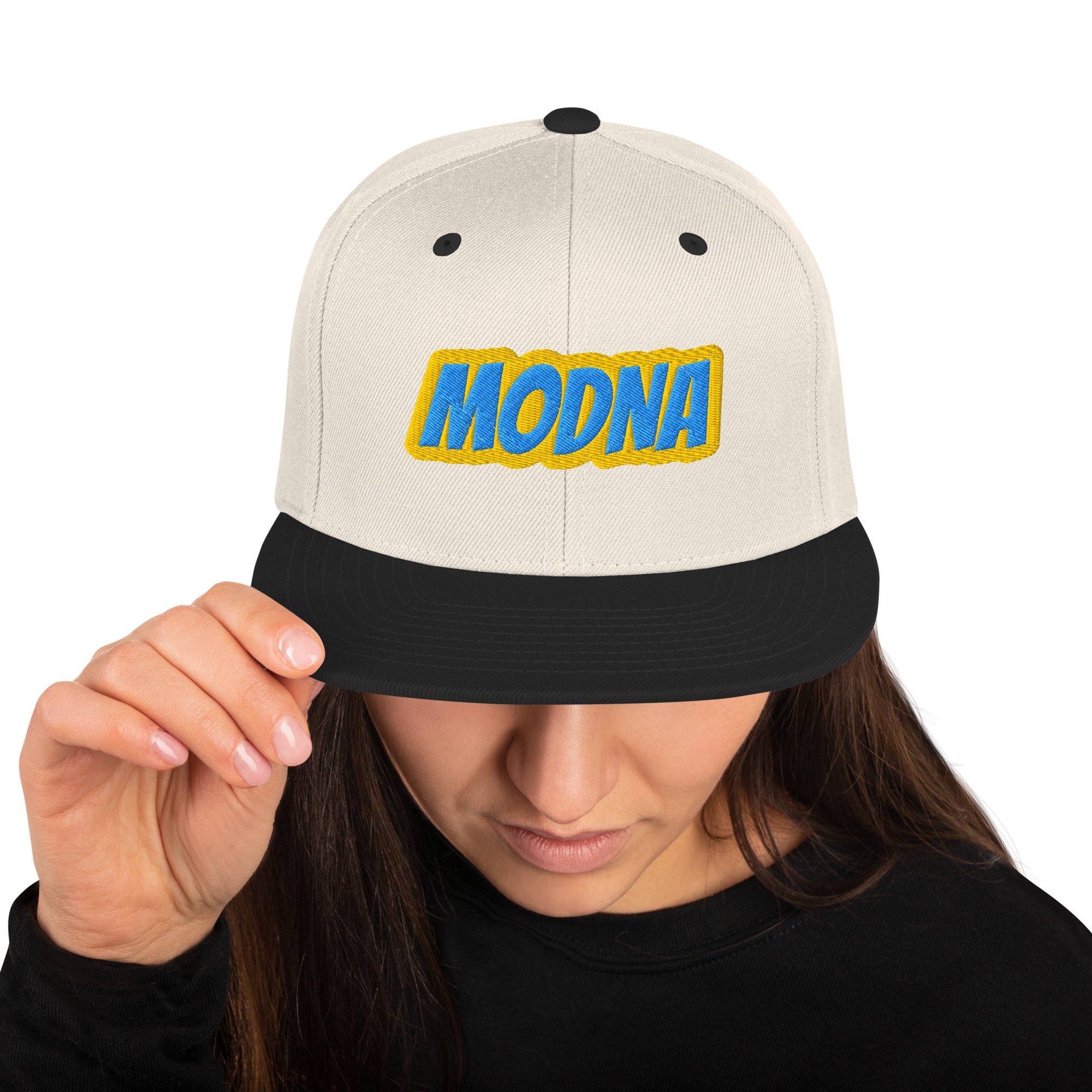 Foto di - Cappellino Ricamato unisex - Snapback regolabile in tela rigida - Modna-Ricamati-Biiply