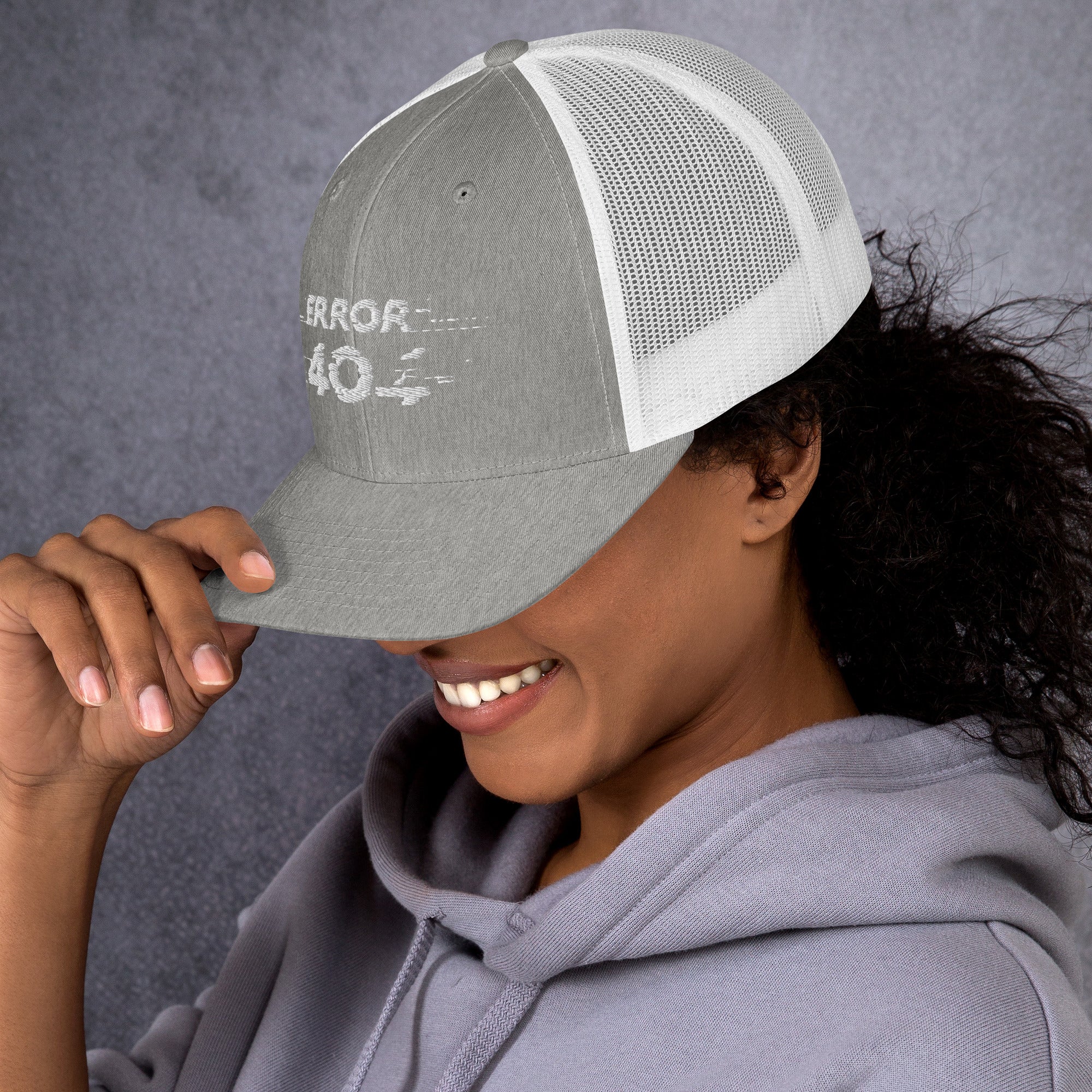 Foto di - Cappellino Ricamato unisex in cotone chino – Stile Streetwear visiera curva - Error 404-Ricamati-Biiply