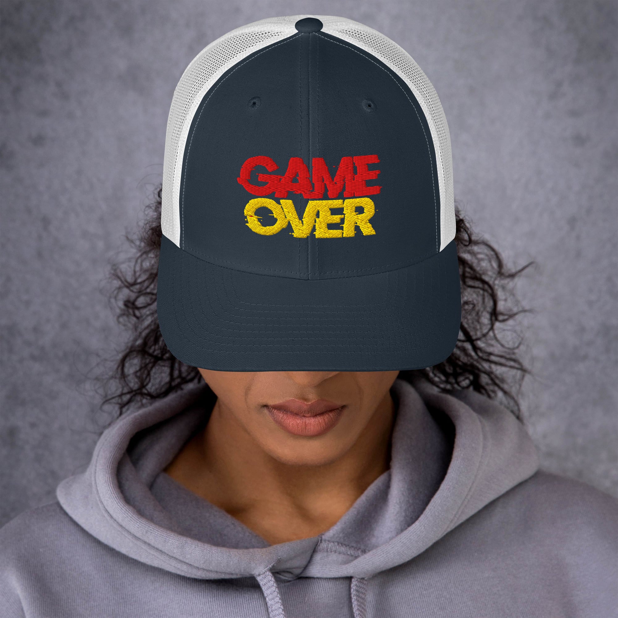 Foto di - Cappellino Ricamato unisex in cotone chino – Stile Streetwear visiera curva - Game Over-Ricamati-Biiply