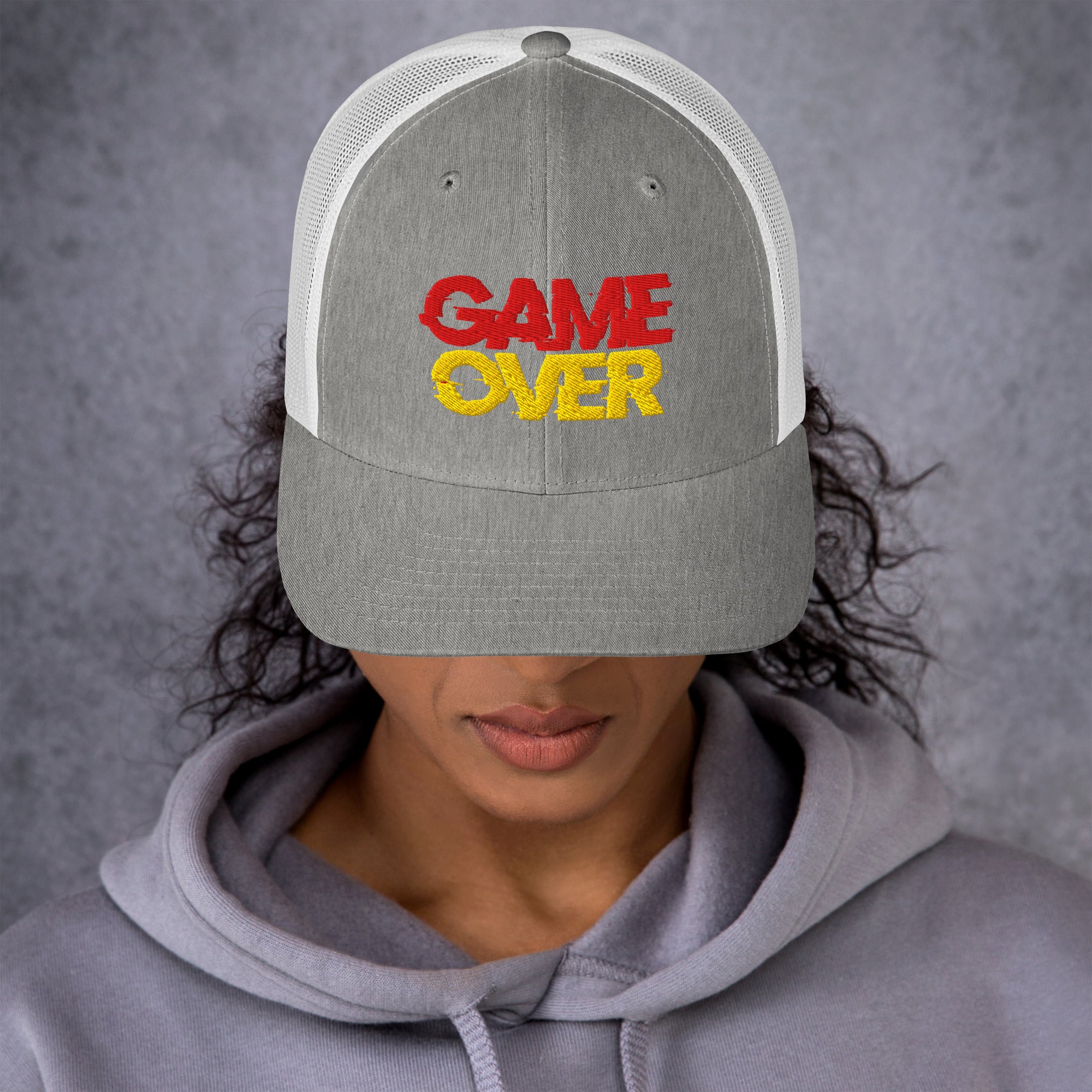 Foto di - Cappellino Ricamato unisex in cotone chino – Stile Streetwear visiera curva - Game Over-Ricamati-Biiply