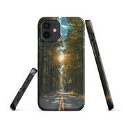Foto di - Cover Resistente e Compatibile con Ricarica Wireless iPhone – Tree Lined Street-Smartphone-Biiply