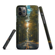 Foto di - Cover Resistente e Compatibile con Ricarica Wireless iPhone – Tree Lined Street-Smartphone-Biiply