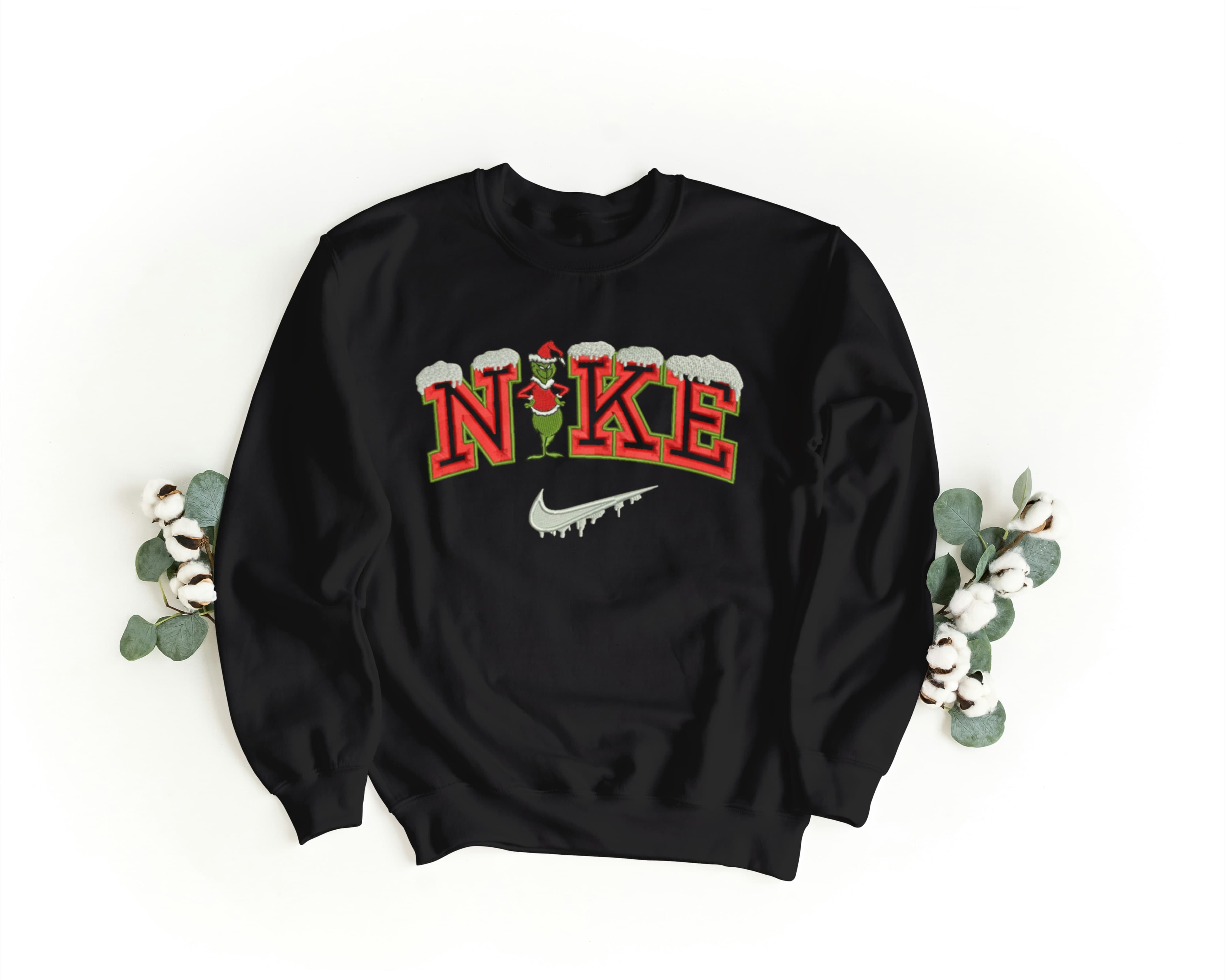 Foto di - Felpa Ricamata Unisex – Morbida – Stile Streetwear – Nike Grinch-Ricamati-Biiply