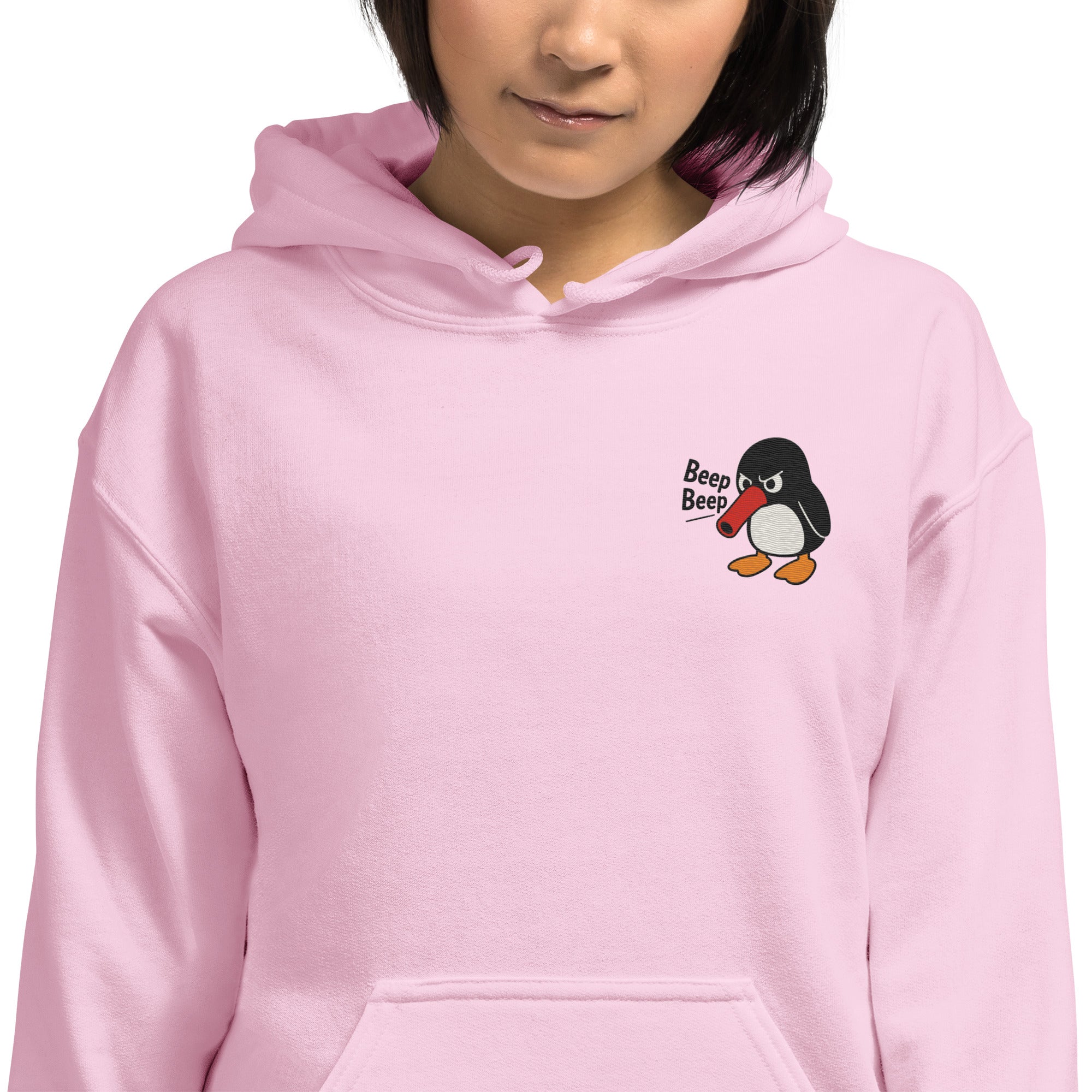 Foto di - Felpa Ricamata Unisex – Morbida con Cappuccio e Tasca Frontale – Stile Streetwear – Beep Beep Pinguino-Ricamati-Biiply