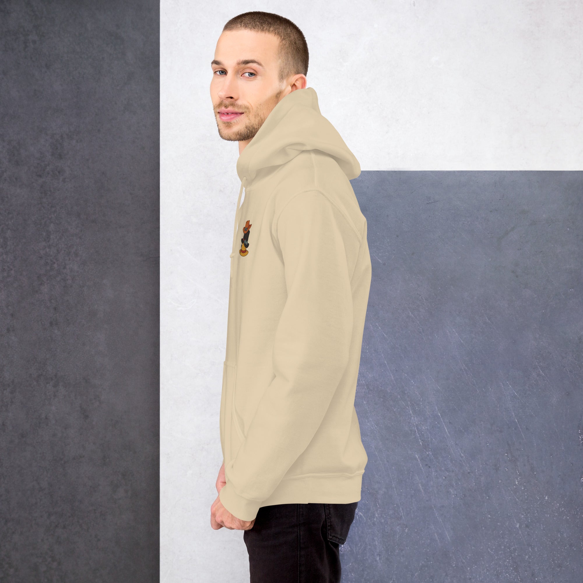 Foto di - Felpa Ricamata Unisex – Morbida con Cappuccio e Tasca Frontale – Stile Streetwear – Cappelli dei Pirati-Ricamati-Biiply