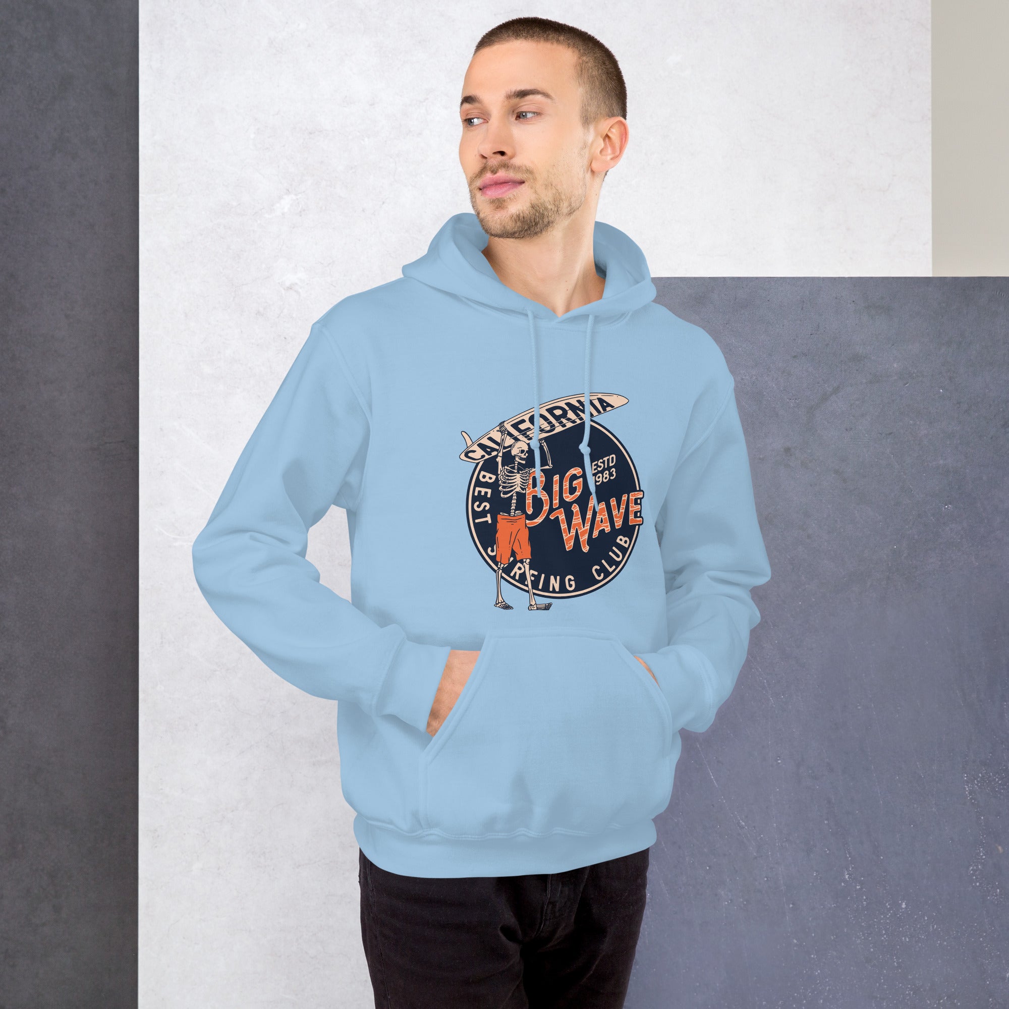 Foto di - Felpa stampata Unisex – Morbida con Cappuccio e Tasca Frontale – Stile Streetwear – California Big Wave Surfing Club-DTG-Biiply