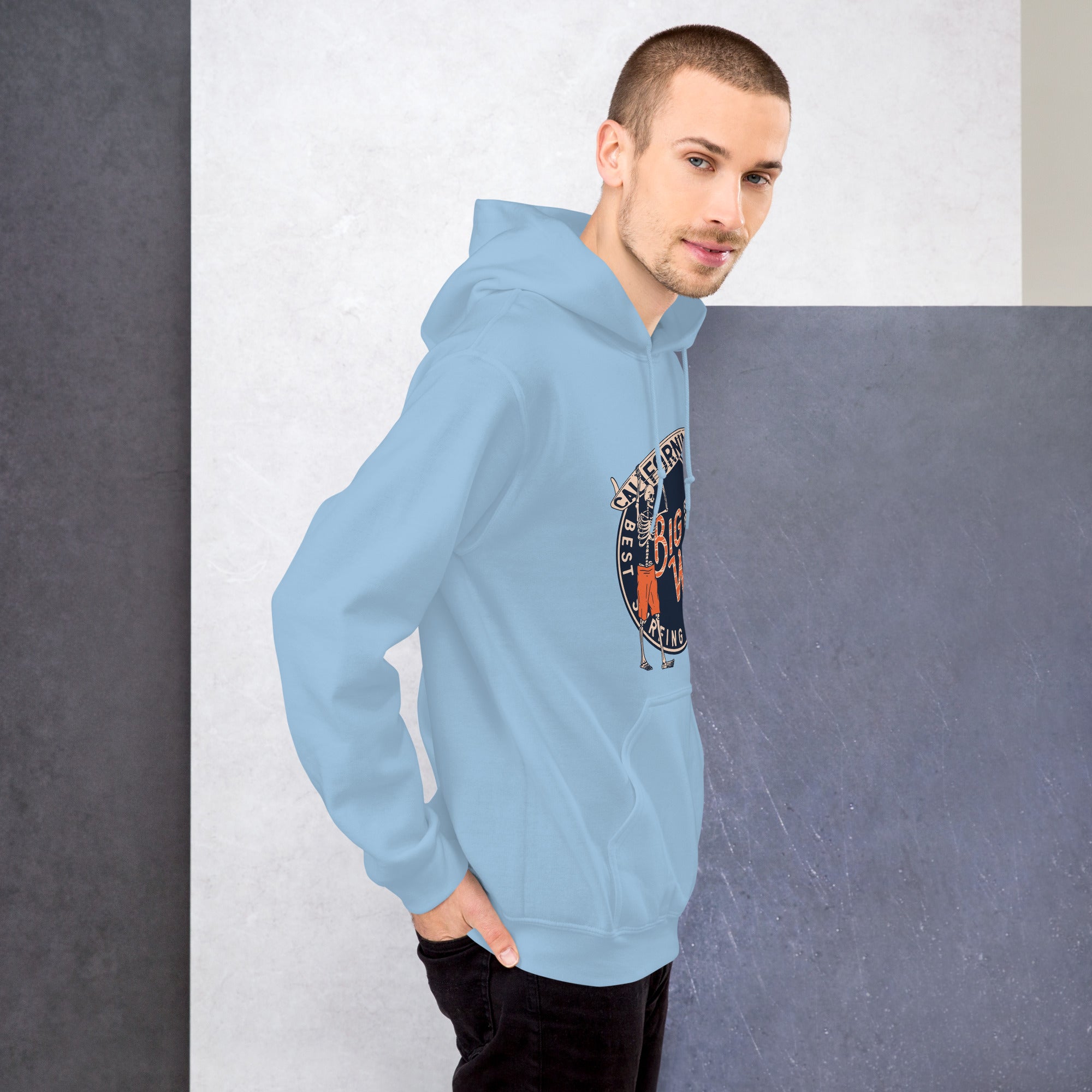 Foto di - Felpa stampata Unisex – Morbida con Cappuccio e Tasca Frontale – Stile Streetwear – California Big Wave Surfing Club-DTG-Biiply