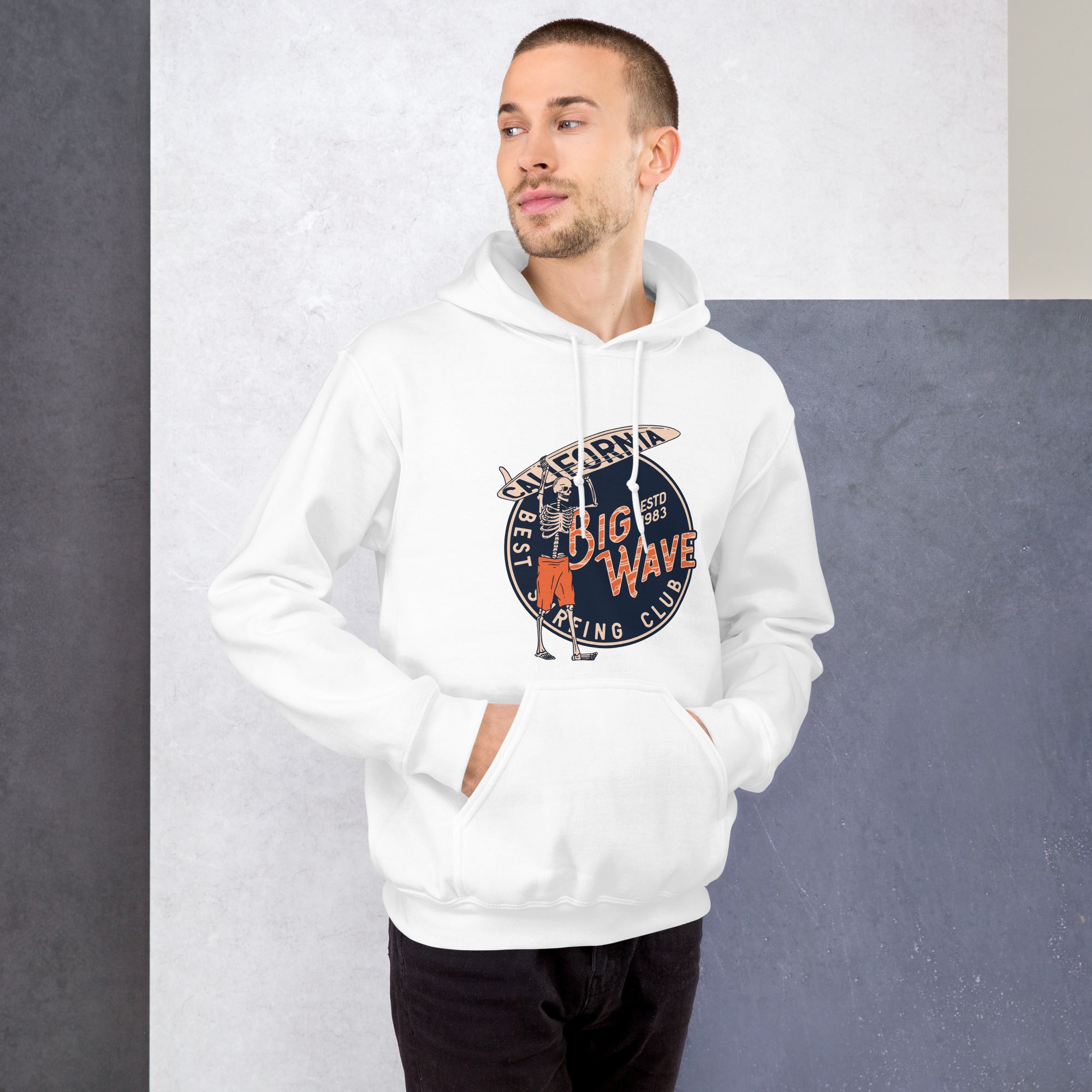 Foto di - Felpa stampata Unisex – Morbida con Cappuccio e Tasca Frontale – Stile Streetwear – California Big Wave Surfing Club-DTG-Biiply