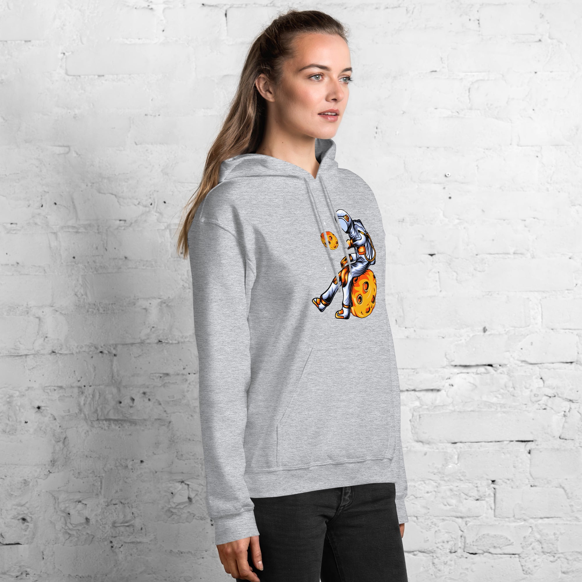 Foto di - Felpa stampata Unisex – Morbida con Cappuccio e Tasca Frontale – Stile Streetwear – Punch the Asteroid-DTG-Biiply