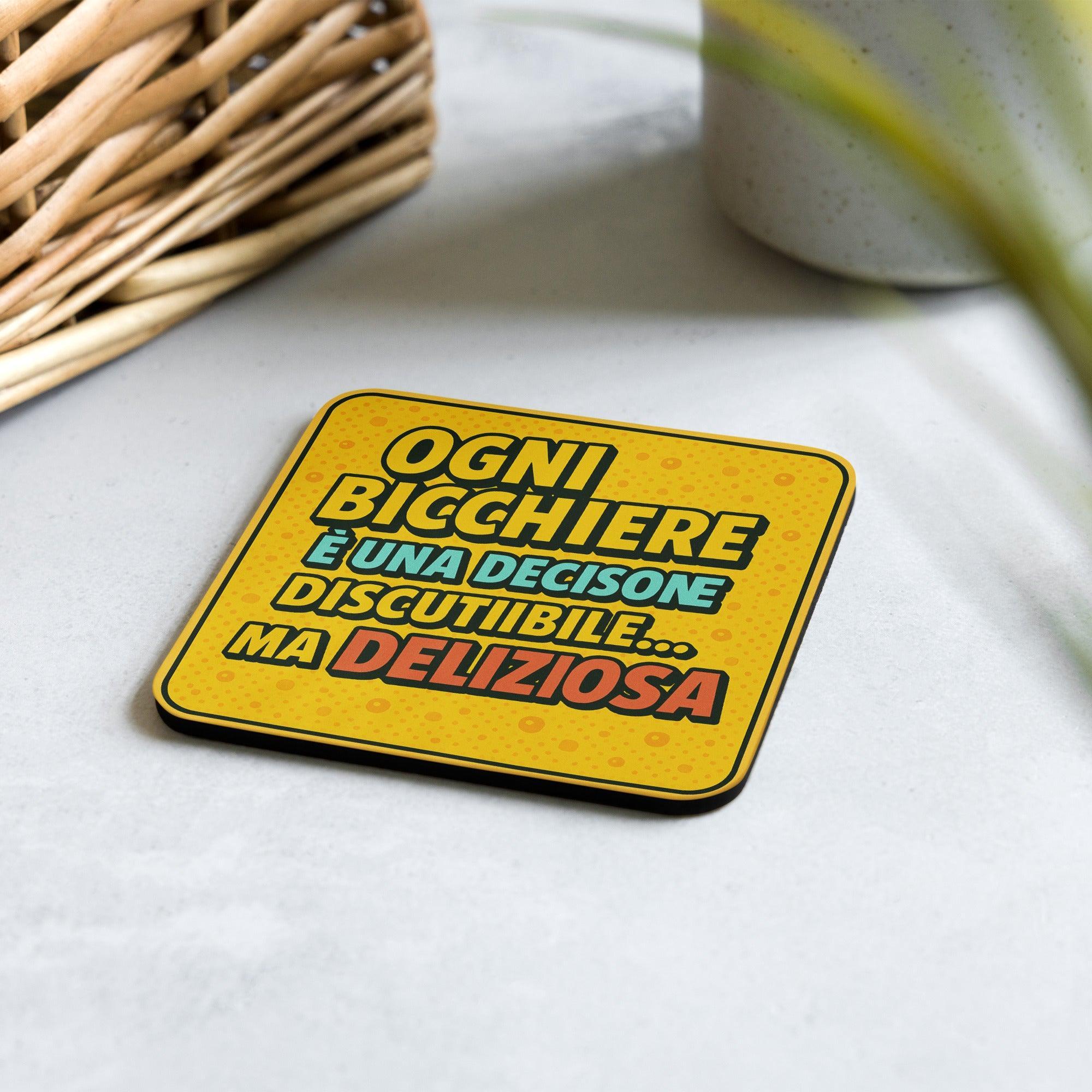Foto di - Sottobicchiere in Sughero o Poliestere Antiscivolo con Stampa Personalizzata "Ogni Bicchiere E' una Decisione" - Accessori Originali per la Casa o Idee Regalo-Casa-Biiply