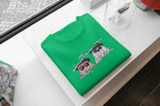 Foto di - T-shirt Ricamata Unisex – 100% Cotone – Stile Streetwear e Confortevole – Anime Spia e Cane-Ricamati-Biiply