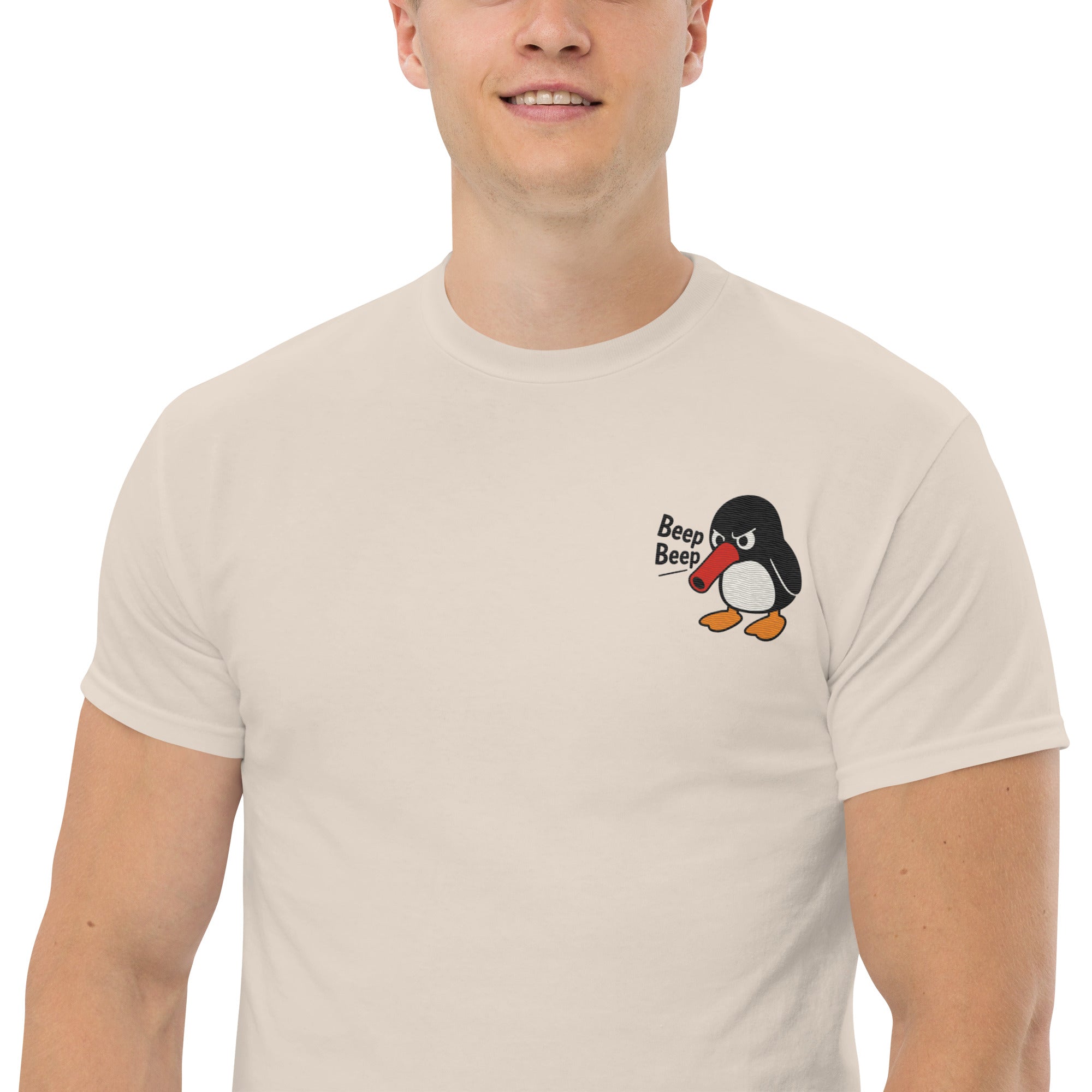 Foto di - T-shirt Ricamata Unisex – 100% Cotone – Stile Streetwear e Confortevole – Beep Beep-Ricamati-Biiply