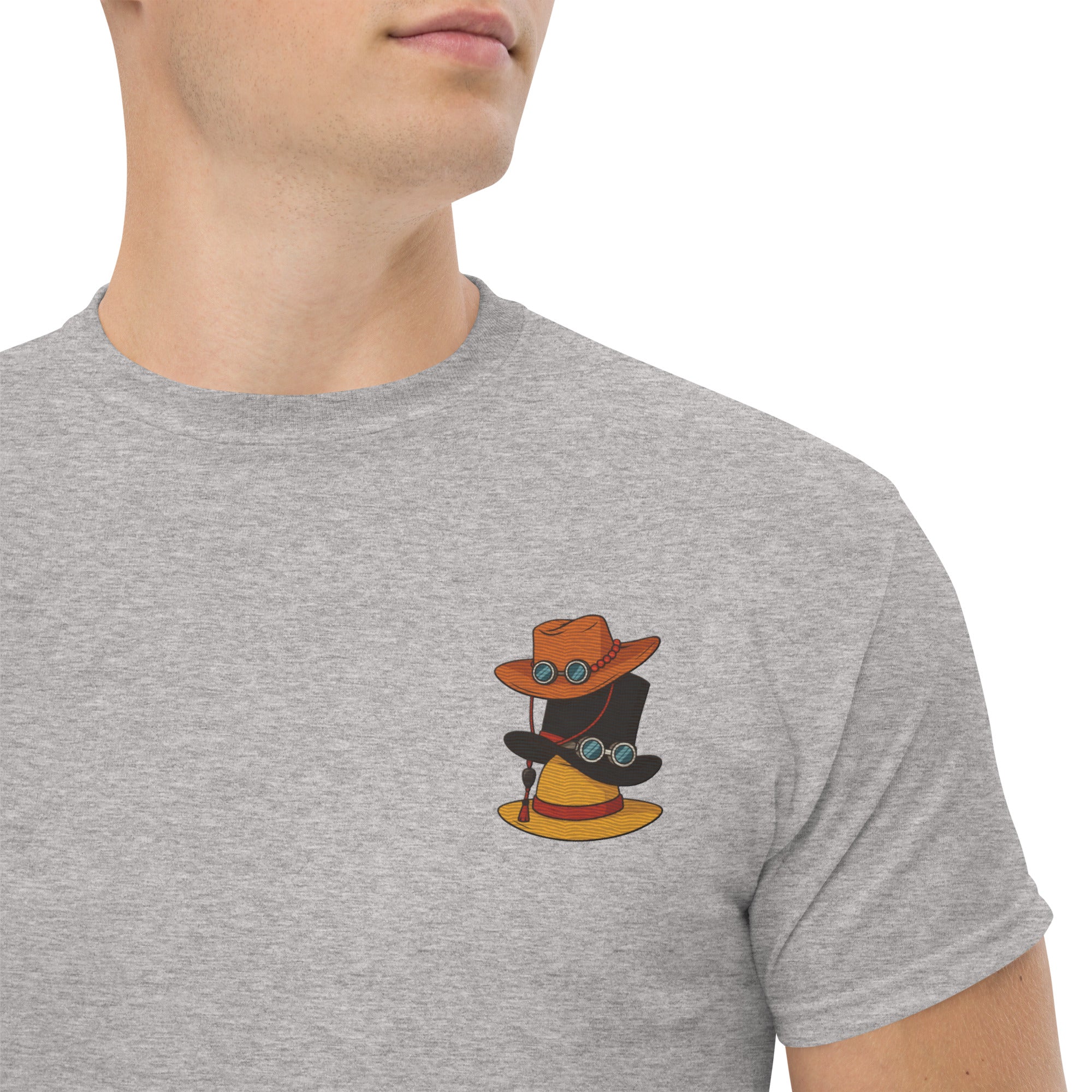 Foto di - T-shirt Ricamata Unisex – 100% Cotone – Stile Streetwear e Confortevole – Cappelli dei Pirati-Ricamati-Biiply