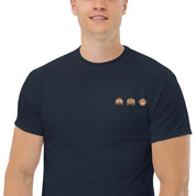 Foto di - T-shirt Ricamata Unisex – 100% Cotone – Stile Streetwear e Confortevole – Emoji scimmiette-Ricamati-Biiply