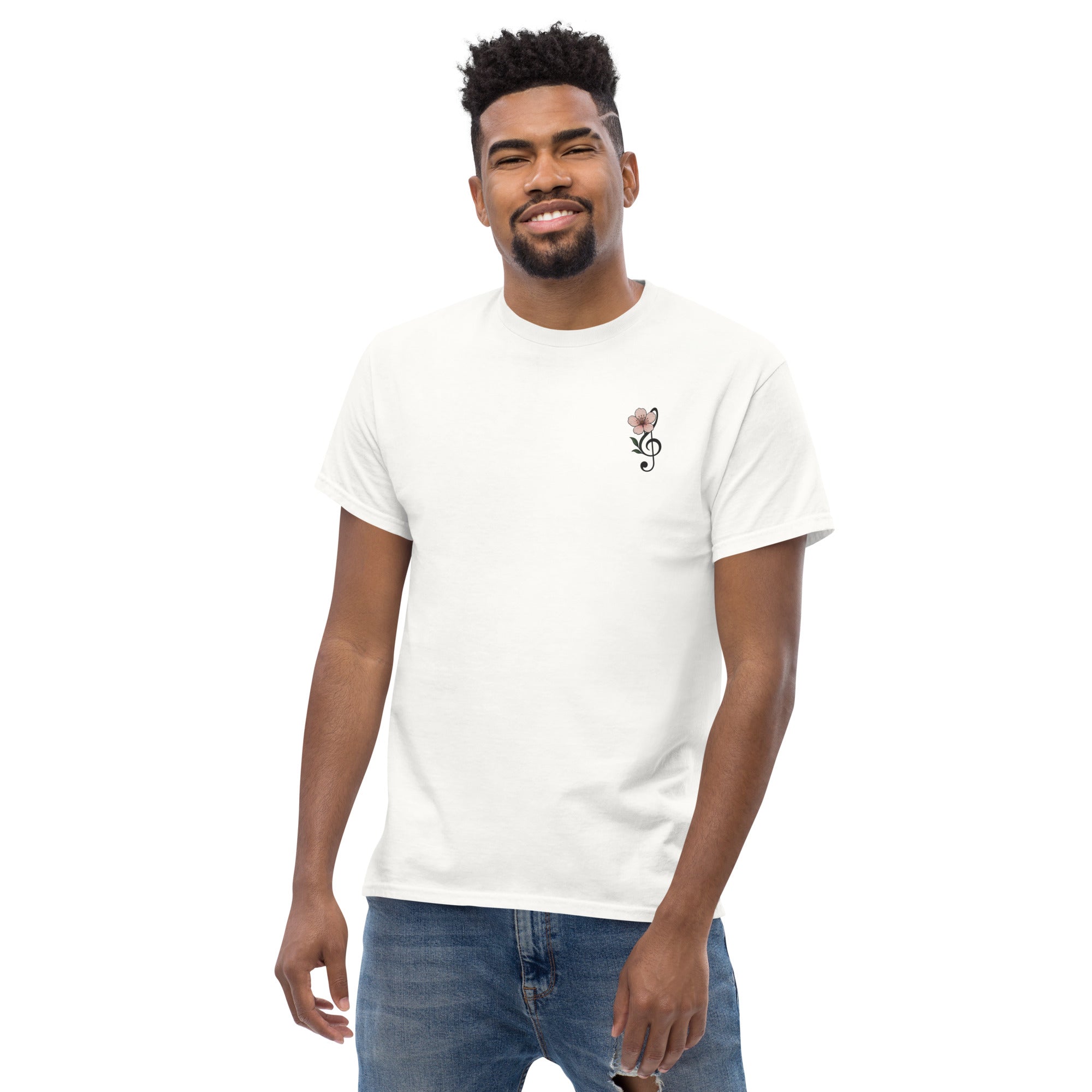 Foto di - T-shirt Ricamata Unisex – 100% Cotone – Stile Streetwear e Confortevole – Fiore di Ciliegio-Ricamati-Biiply