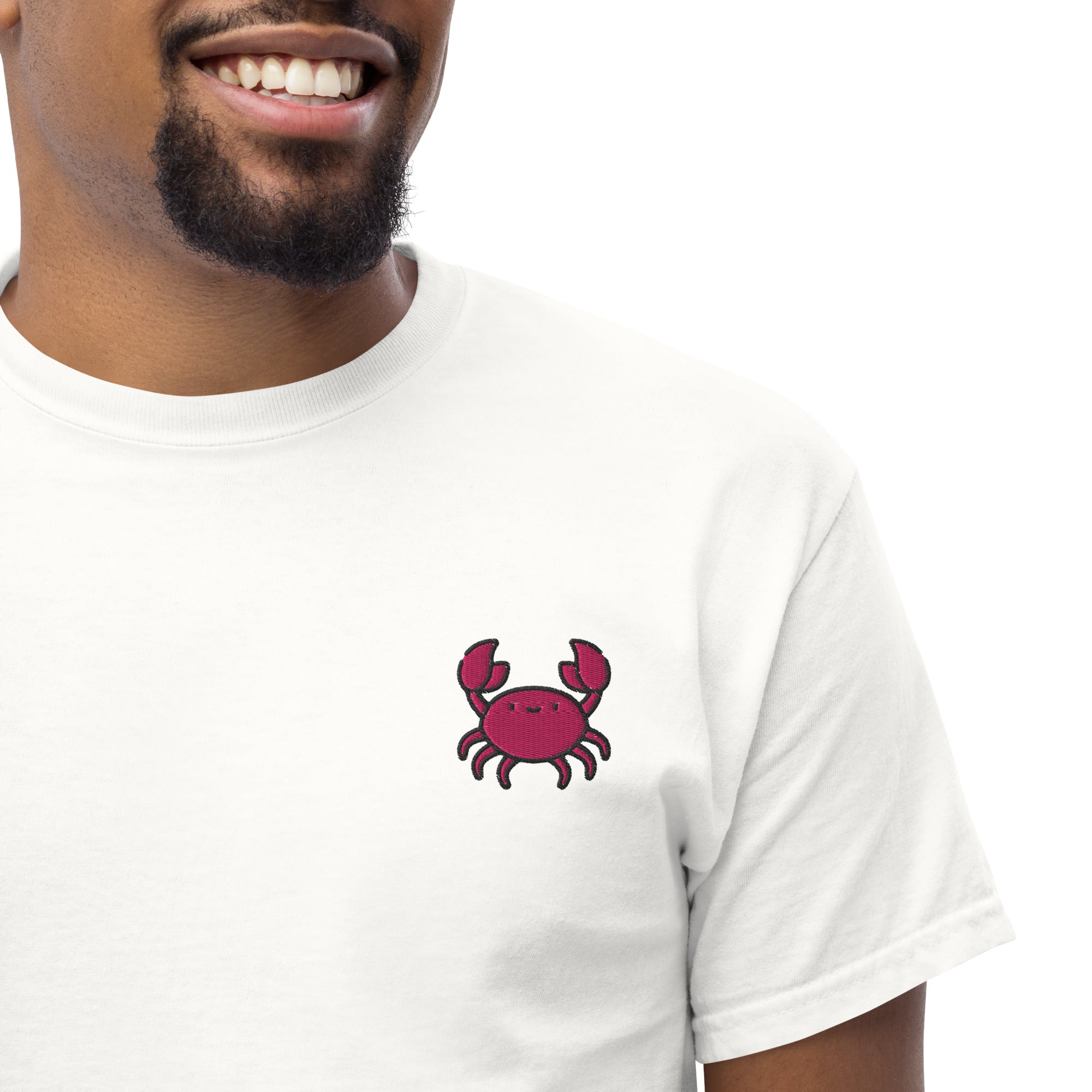 Foto di - T-shirt Ricamata Unisex – 100% Cotone – Stile Streetwear e Confortevole – Granchio-Ricamati-Biiply