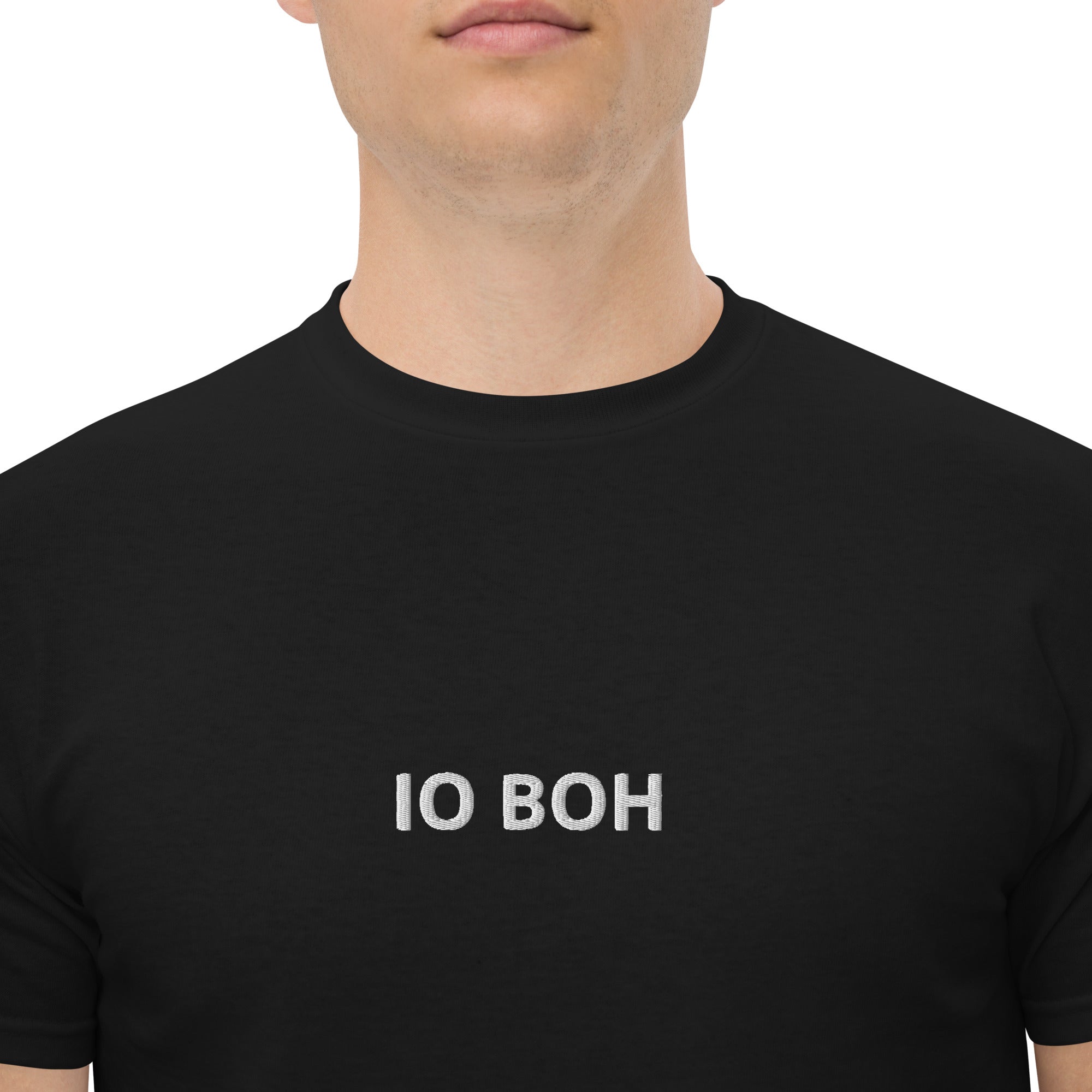 Foto di - T-shirt Ricamata Unisex – 100% Cotone – Stile Streetwear e Confortevole – Io Boh Petto Classic Font-Ricamati-Biiply