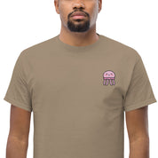 Foto di - T-shirt Ricamata Unisex – 100% Cotone – Stile Streetwear e Confortevole – Medusa Felice-Ricamati-Biiply