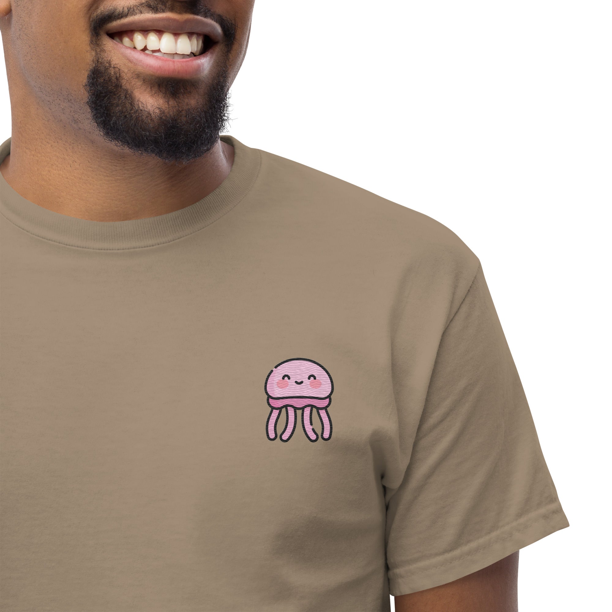 Foto di - T-shirt Ricamata Unisex – 100% Cotone – Stile Streetwear e Confortevole – Medusa Felice-Ricamati-Biiply