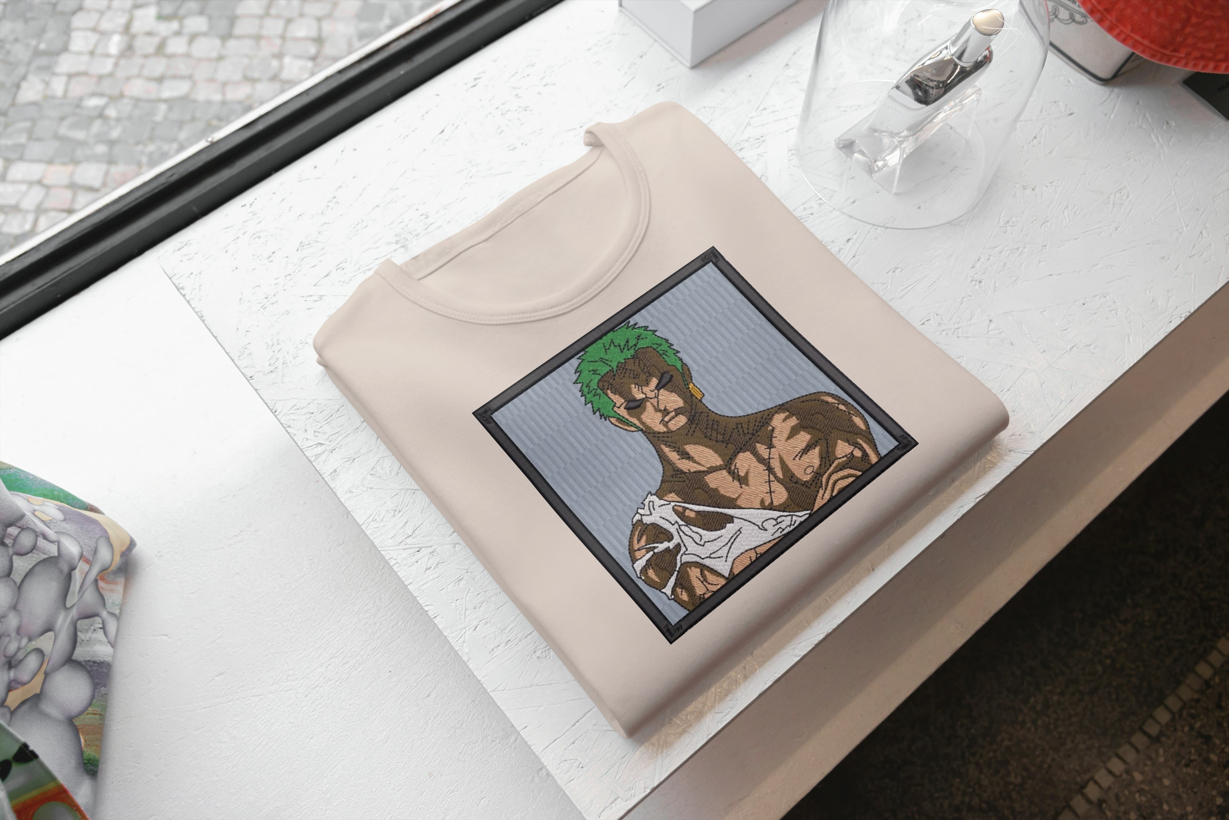 Foto di - T-shirt Ricamata Unisex – 100% Cotone – Stile Streetwear e Confortevole – Personaggio Anime Pirati-Ricamati-Biiply