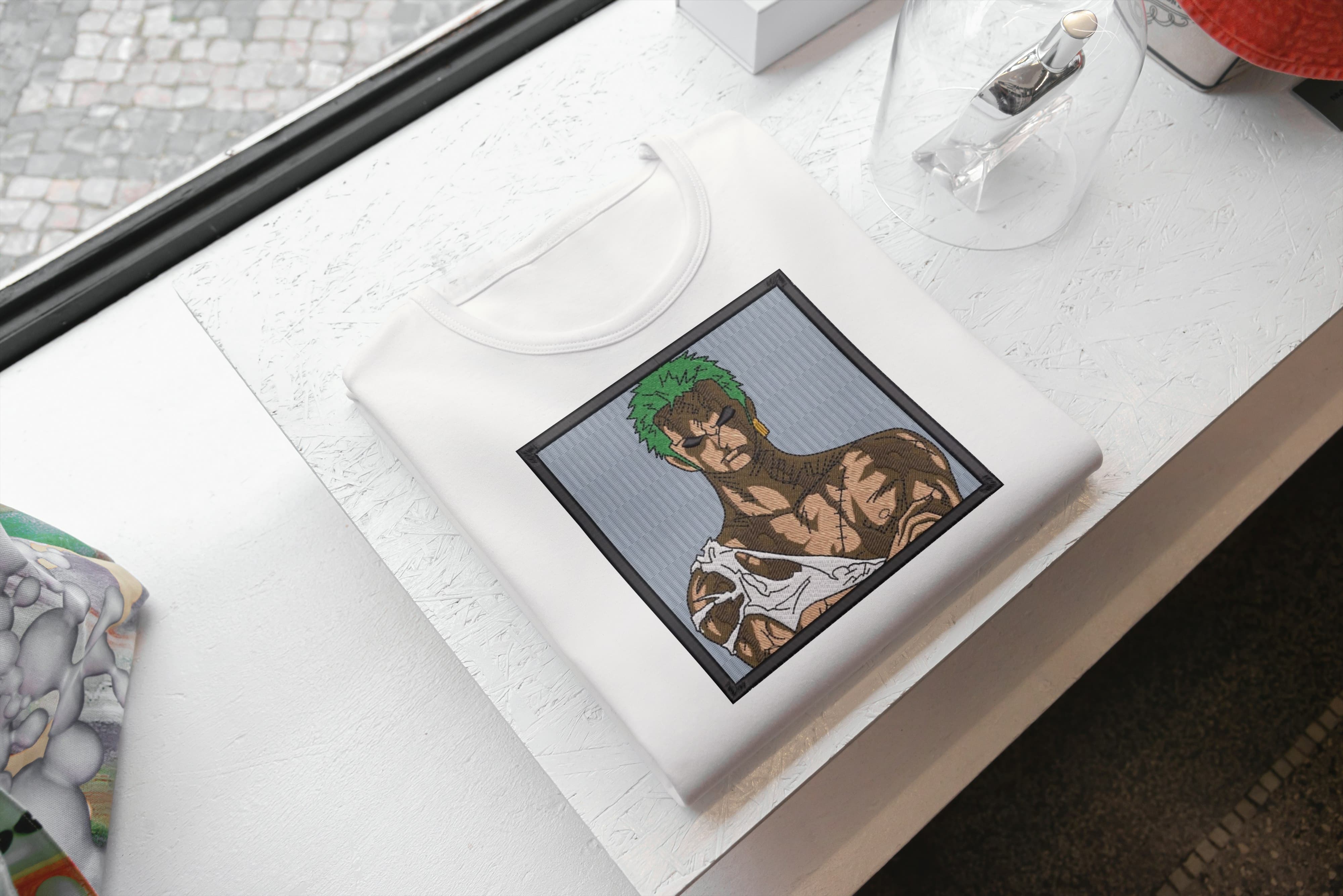 Foto di - T-shirt Ricamata Unisex – 100% Cotone – Stile Streetwear e Confortevole – Personaggio Anime Pirati-Ricamati-Biiply