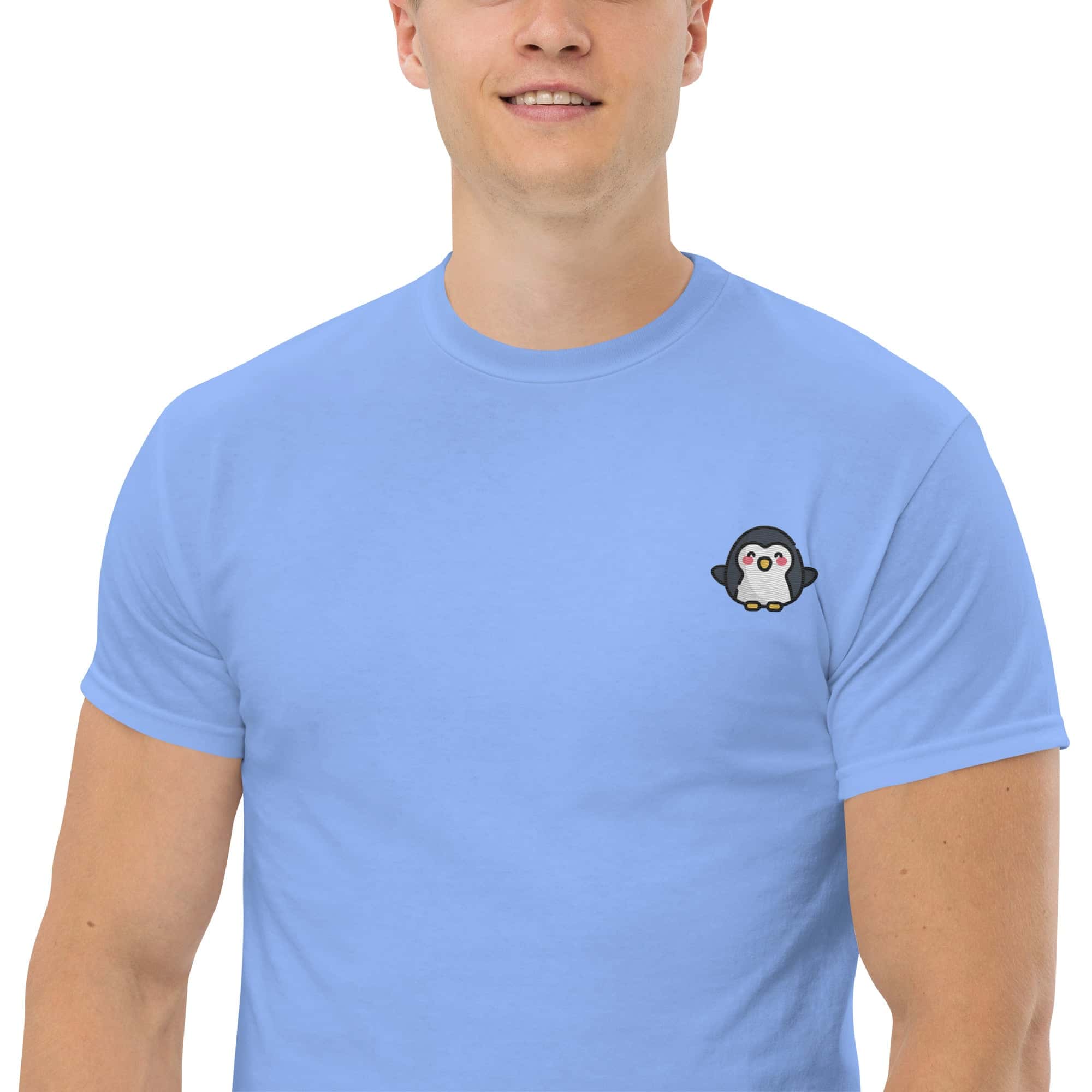 Foto di - T-shirt Ricamata Unisex – 100% Cotone – Stile Streetwear e Confortevole – Pinguino-Ricamati-Biiply