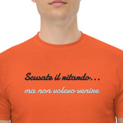 Foto di - T-shirt Ricamata Unisex – 100% Cotone – Stile Streetwear e Confortevole – Scusate il ritardo ma non volevo venire-Ricamati-Biiply