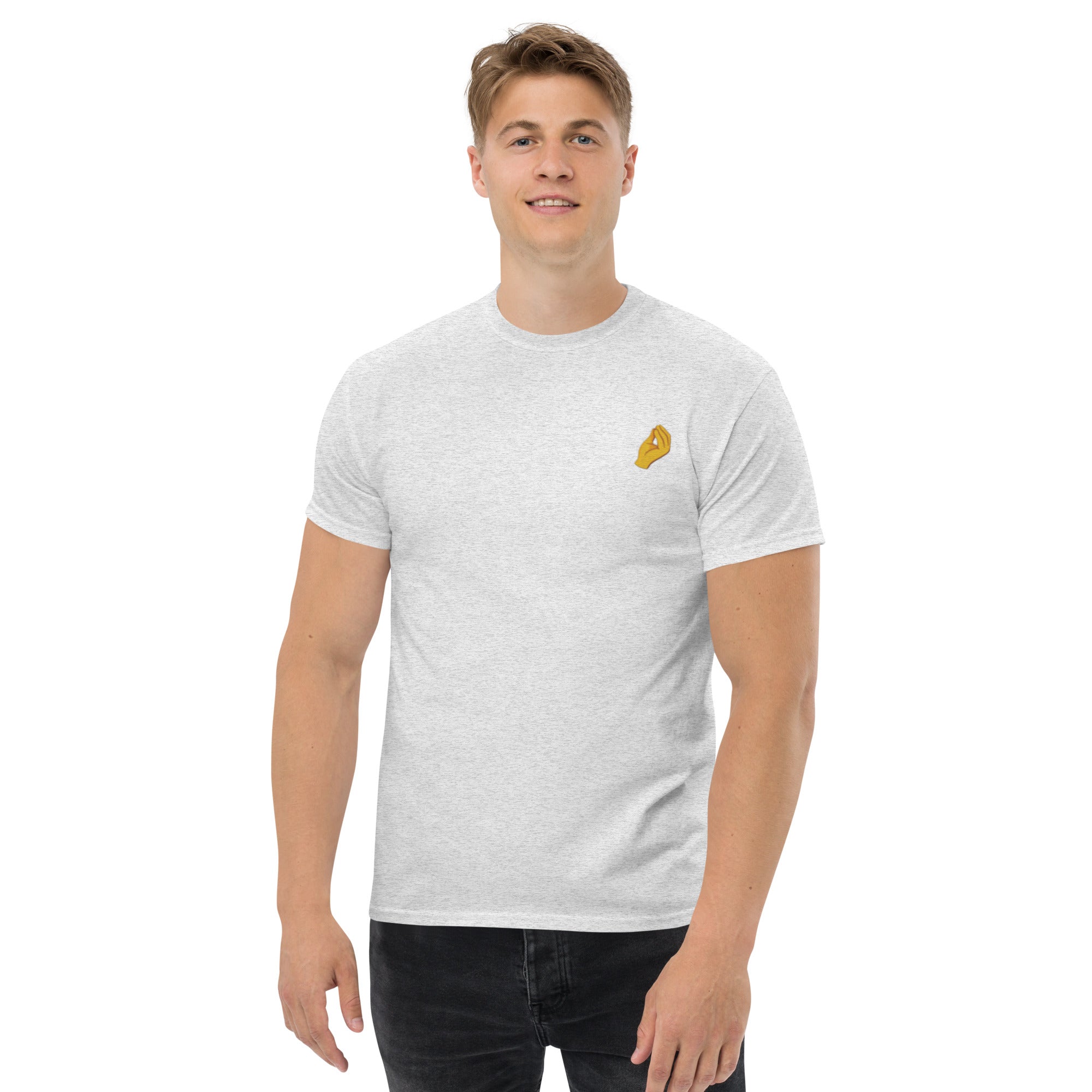 Foto di - T-shirt Ricamata e Stampata Posteriormente Unisex – 100% Cotone – Stile Streetwear e Confortevole – Tutta L'italia-Ricamati-Biiply