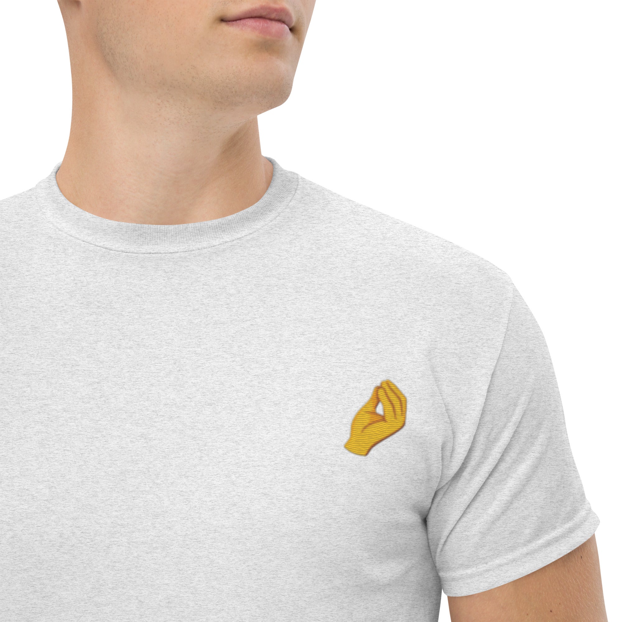 Foto di - T-shirt Ricamata e Stampata Posteriormente Unisex – 100% Cotone – Stile Streetwear e Confortevole – Tutta L'italia-Ricamati-Biiply