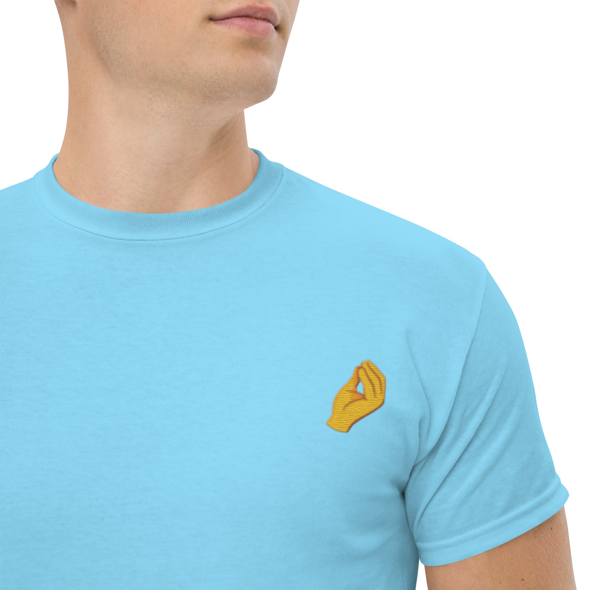 Foto di - T-shirt Ricamata e Stampata Posteriormente Unisex – 100% Cotone – Stile Streetwear e Confortevole – Tutta L'italia-Ricamati-Biiply