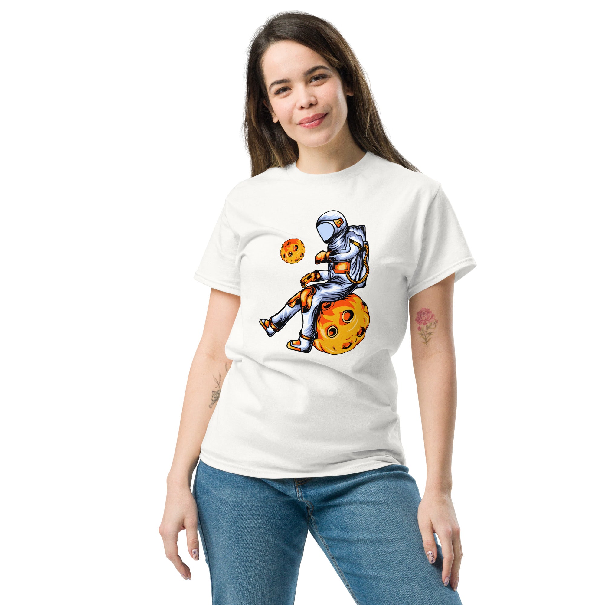 Foto di - T-shirt Stampata Unisex – 100% Cotone – Stile Streetwear e Confortevole – Asteroid Punch-DTG-Biiply