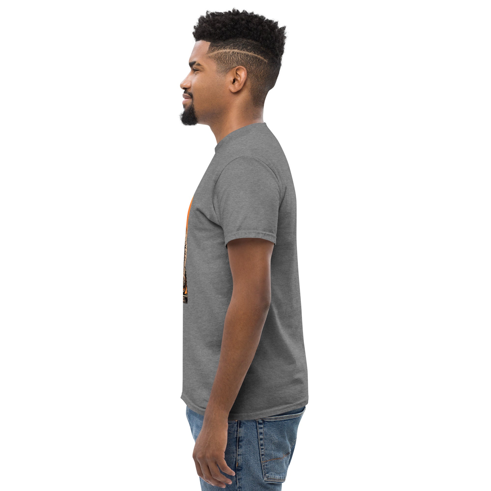 Foto di - T-shirt Stampata Unisex – 100% Cotone – Stile Streetwear e Confortevole – Atronauta Dj-DTG-Biiply