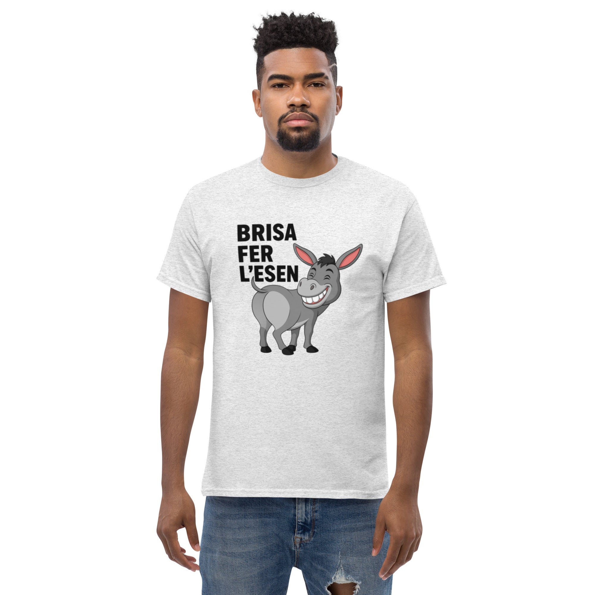 Foto di - T-shirt Stampata Unisex – 100% Cotone – Stile Streetwear e Confortevole – Brisa Fer L'esen-DTG-Biiply