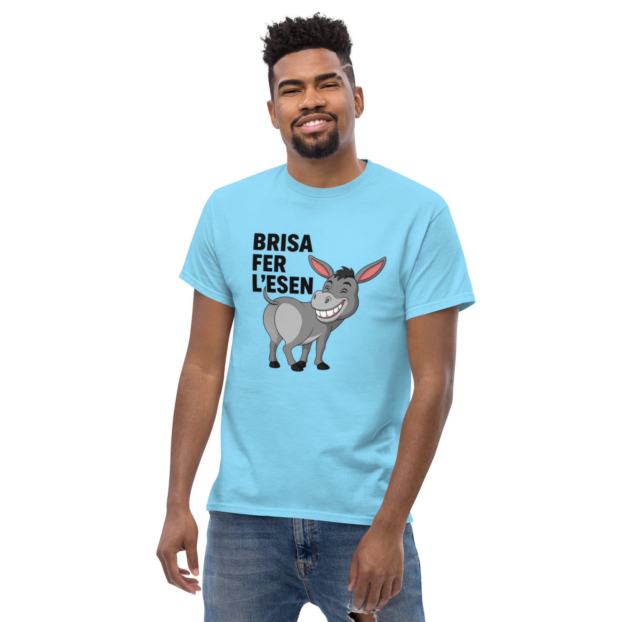 Foto di - T-shirt Stampata Unisex – 100% Cotone – Stile Streetwear e Confortevole – Brisa Fer L'esen-DTG-Biiply