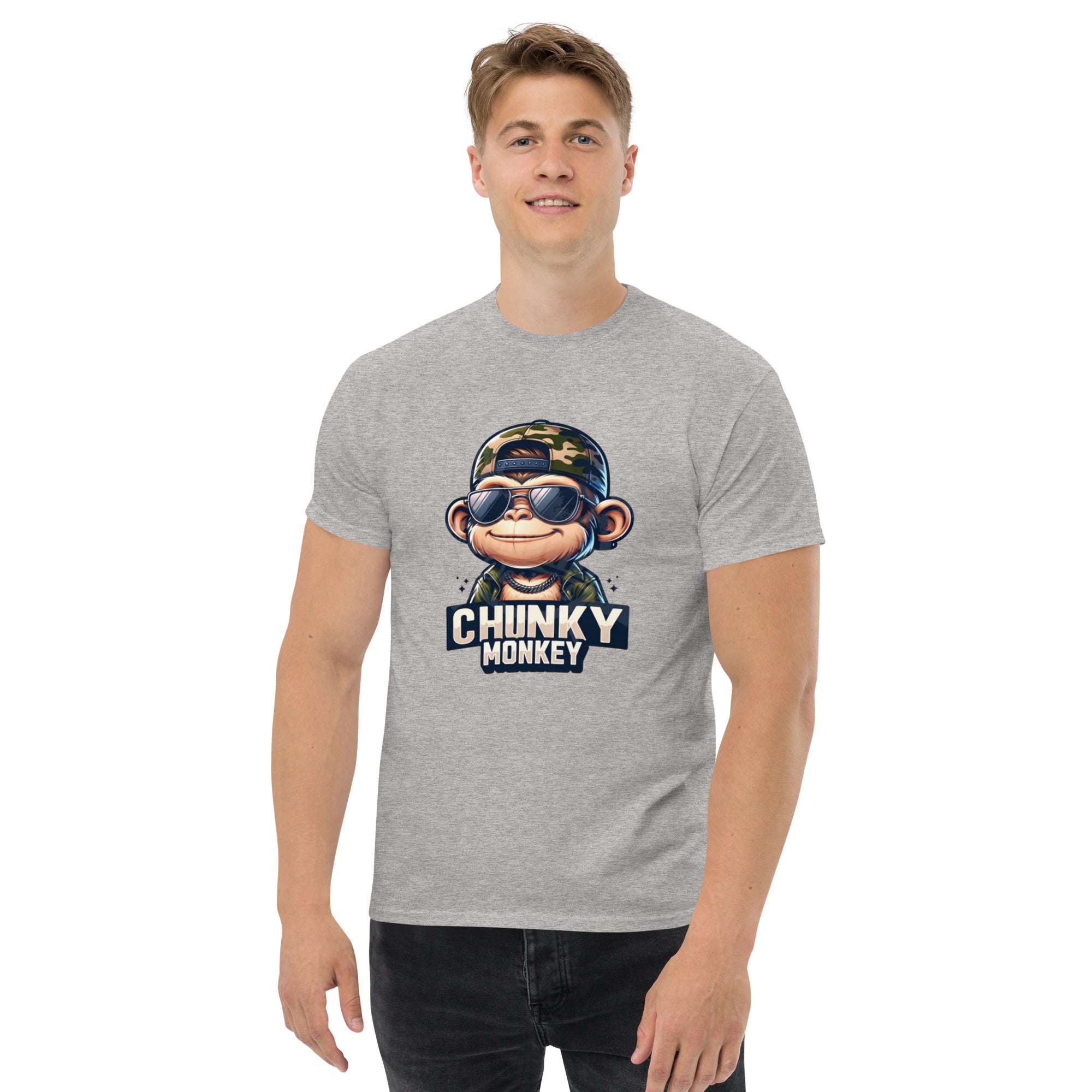 Foto di - T-shirt Stampata Unisex – 100% Cotone – Stile Streetwear e Confortevole – Chunky Monkey-DTG-Biiply