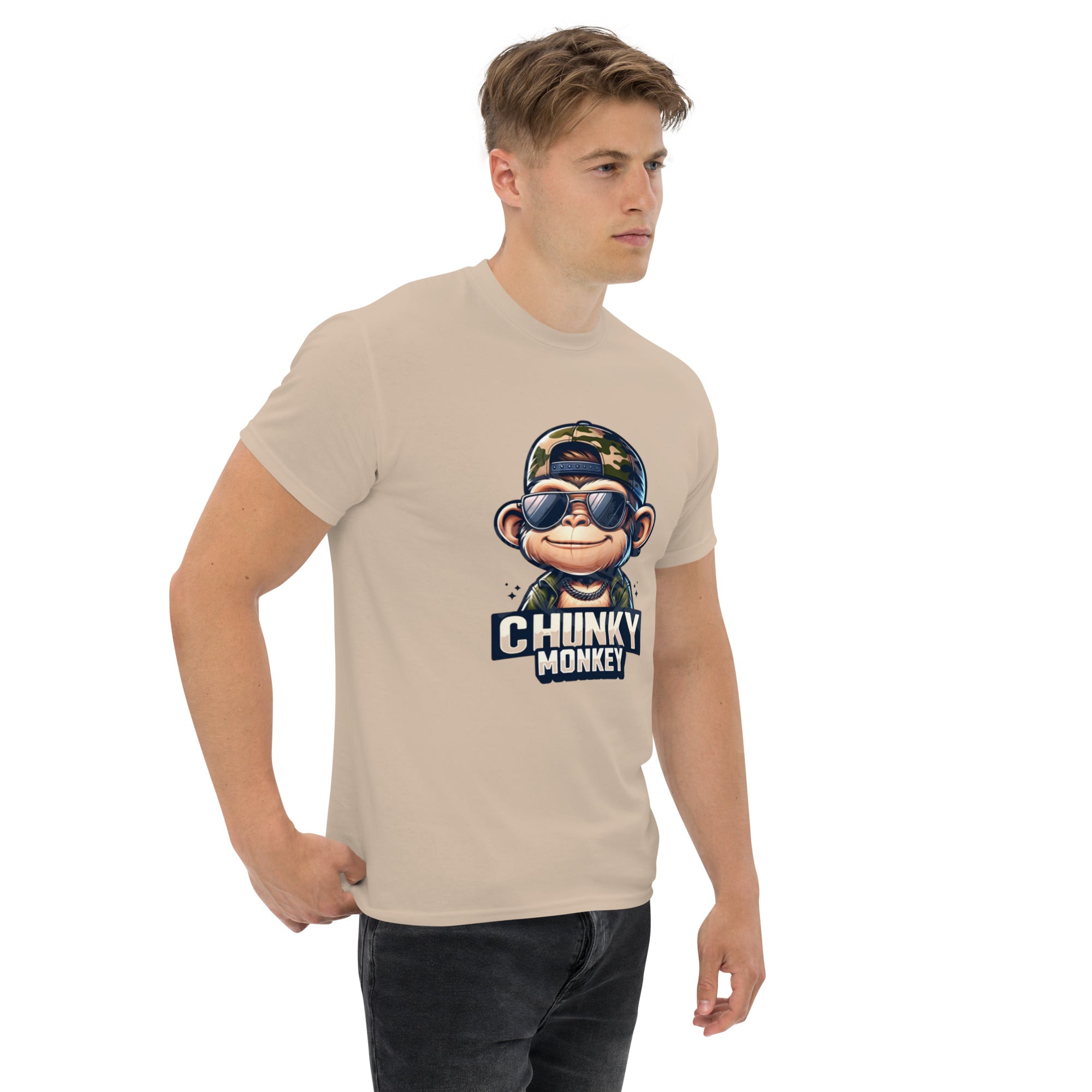 Foto di - T-shirt Stampata Unisex – 100% Cotone – Stile Streetwear e Confortevole – Chunky Monkey-DTG-Biiply
