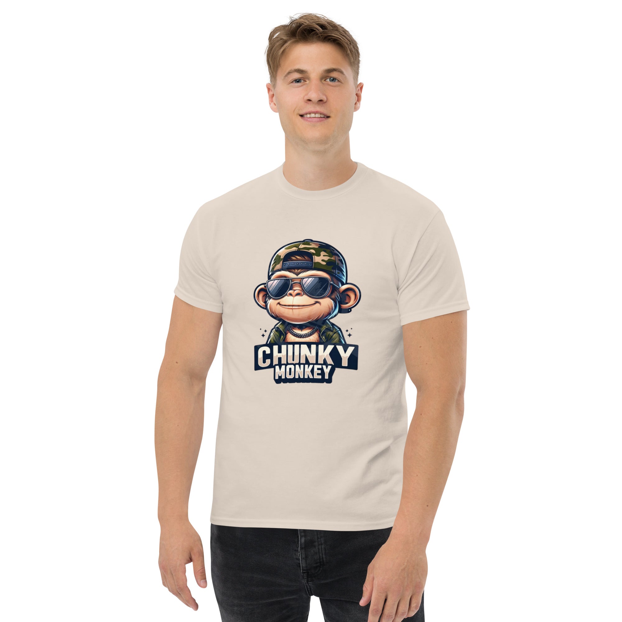 Foto di - T-shirt Stampata Unisex – 100% Cotone – Stile Streetwear e Confortevole – Chunky Monkey-DTG-Biiply